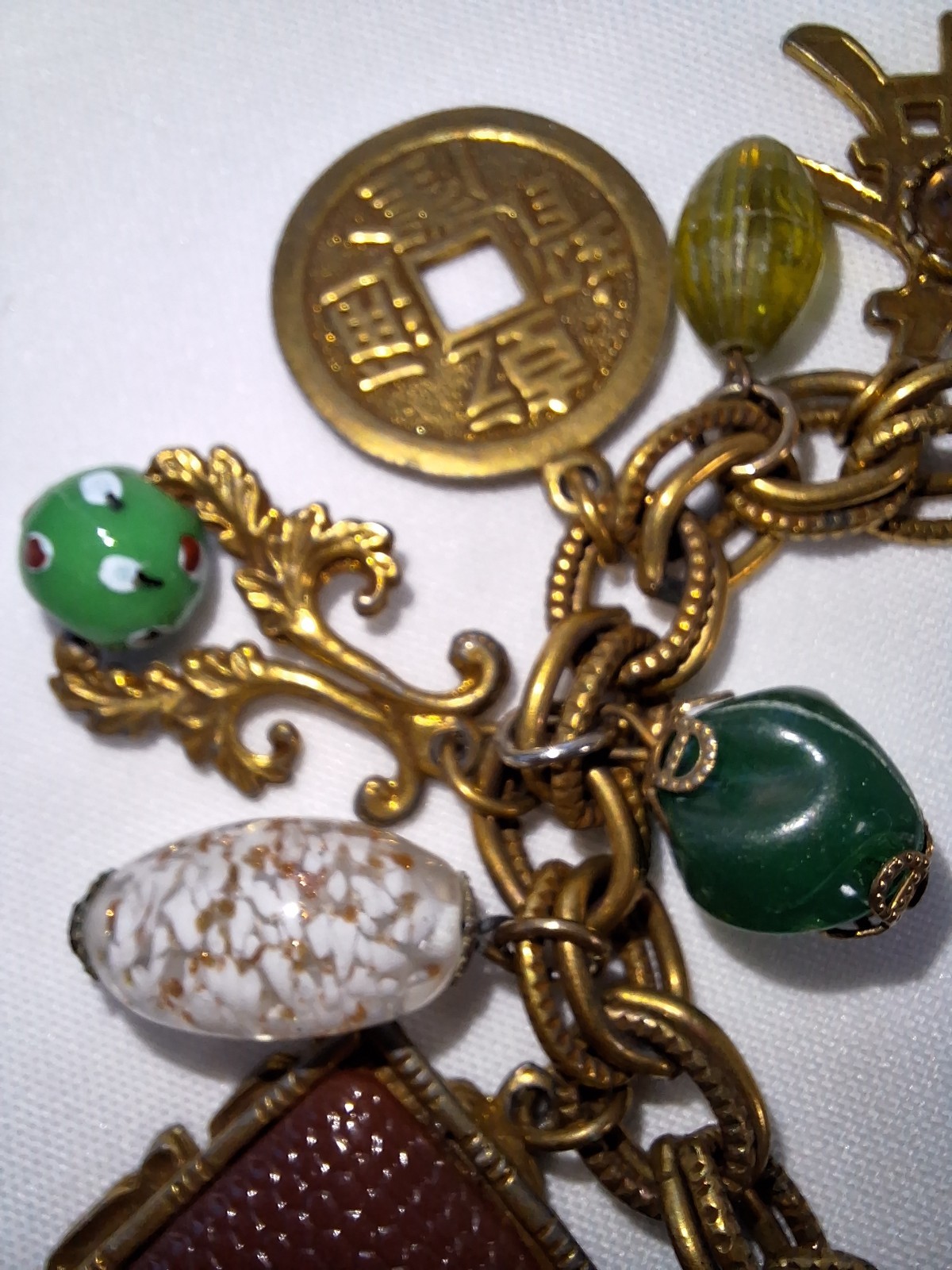 VTG Gold Tone Asian Themed Heavy Charm Bracelet 7.5″