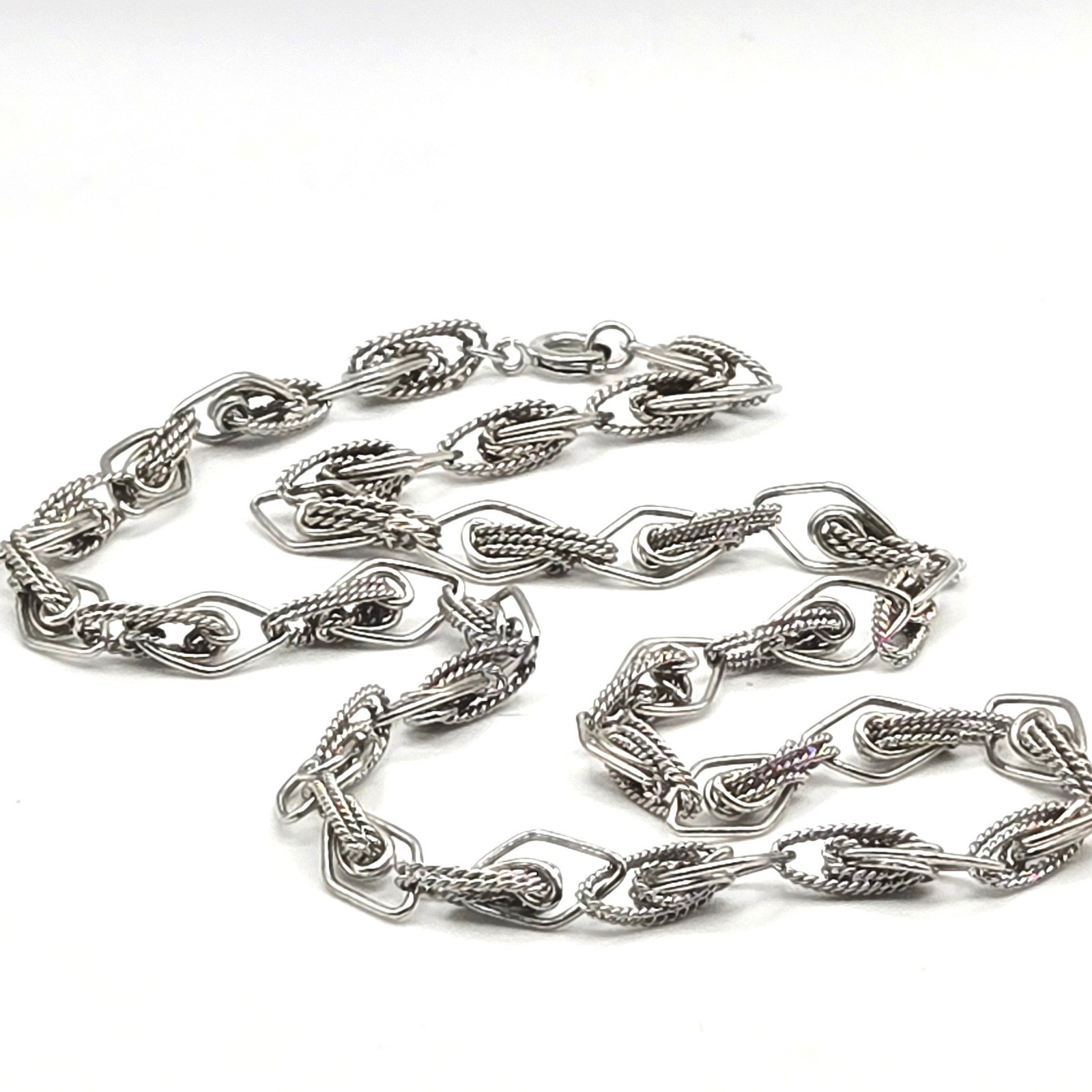 Vintage Silver Tone Necklace Textured Open Link Chain Diamond Rope Detail 18″