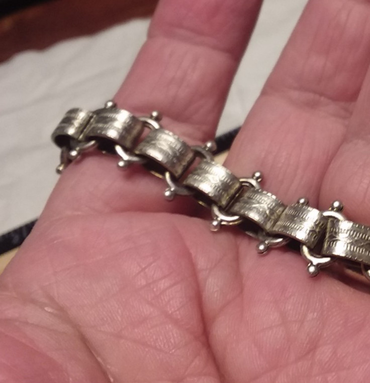 7.5″ Silver Tone Victorian Revival Bookchain Bracelet 03-01-2026