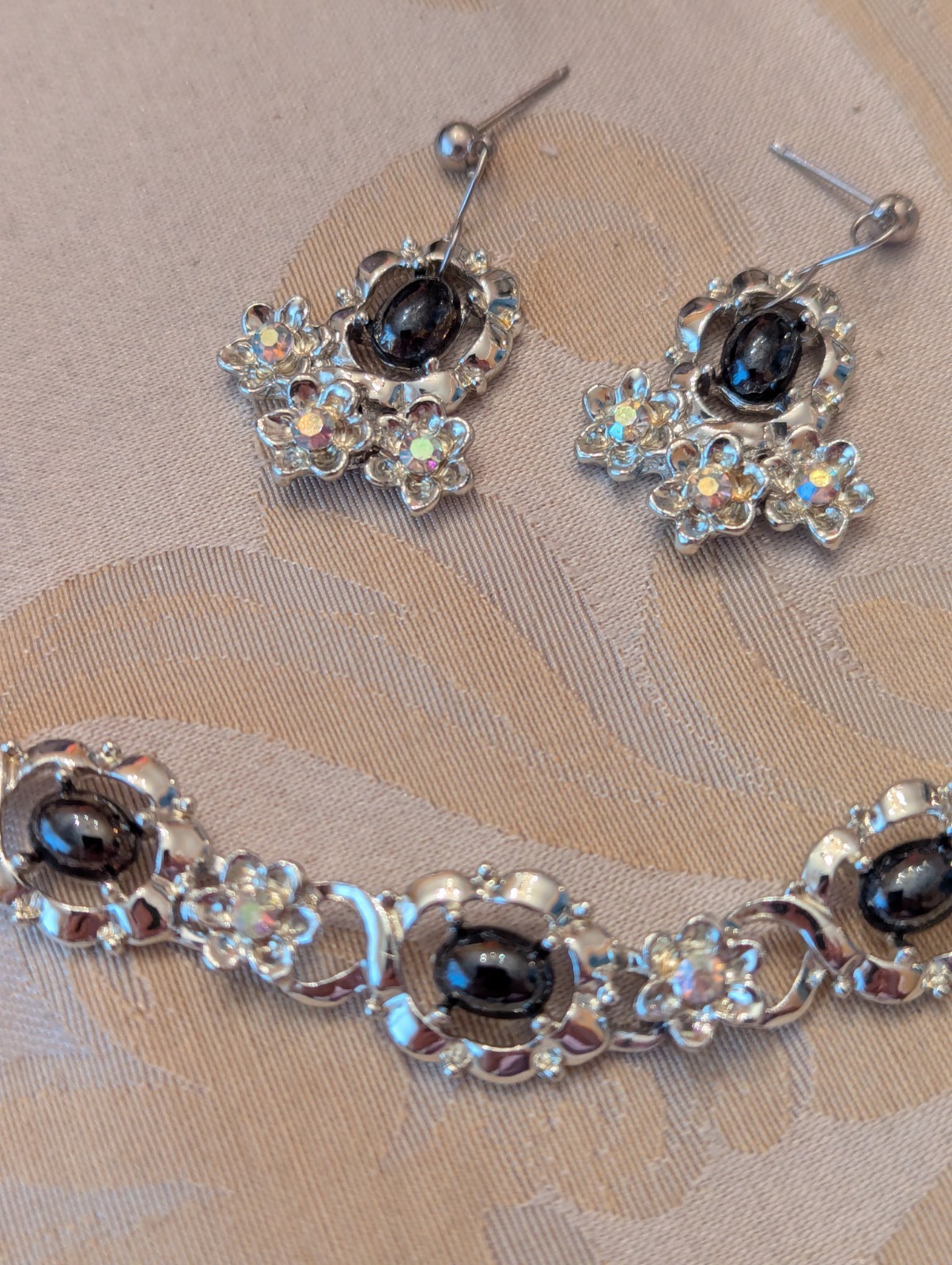 Vintage Iridescent Rhinestones Charcoal Stones Necklace And Earring Set