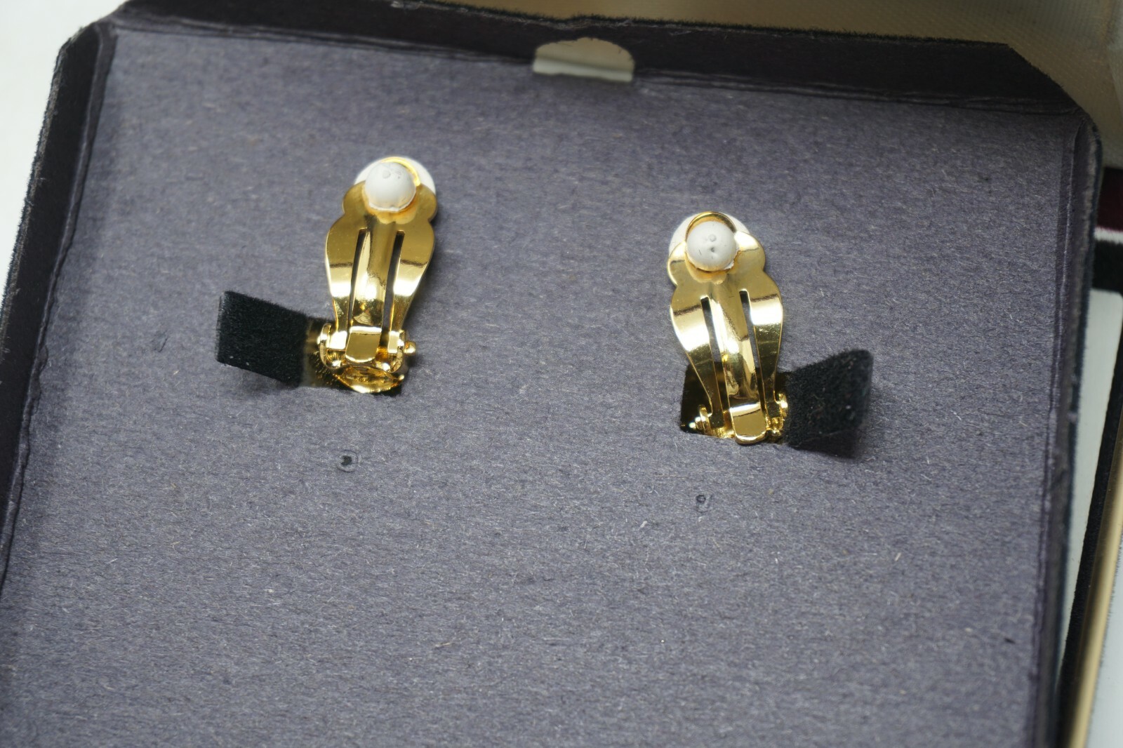 Daniel de Fasson Yellow Rhinestone Gold Tone Earrings Clip On Star Sunburst