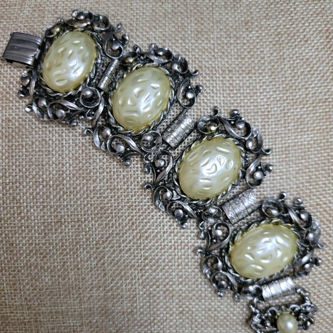 Vintage Silver Tone Faux Pearl Molded Resin Panel Bracelet 7.25in Victorian 60s