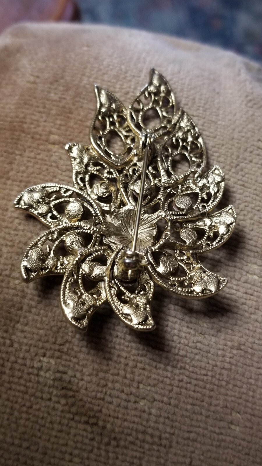 Vintage Antiqued Gold tone Floral Peach Brown Rhinestone Brooch Pin