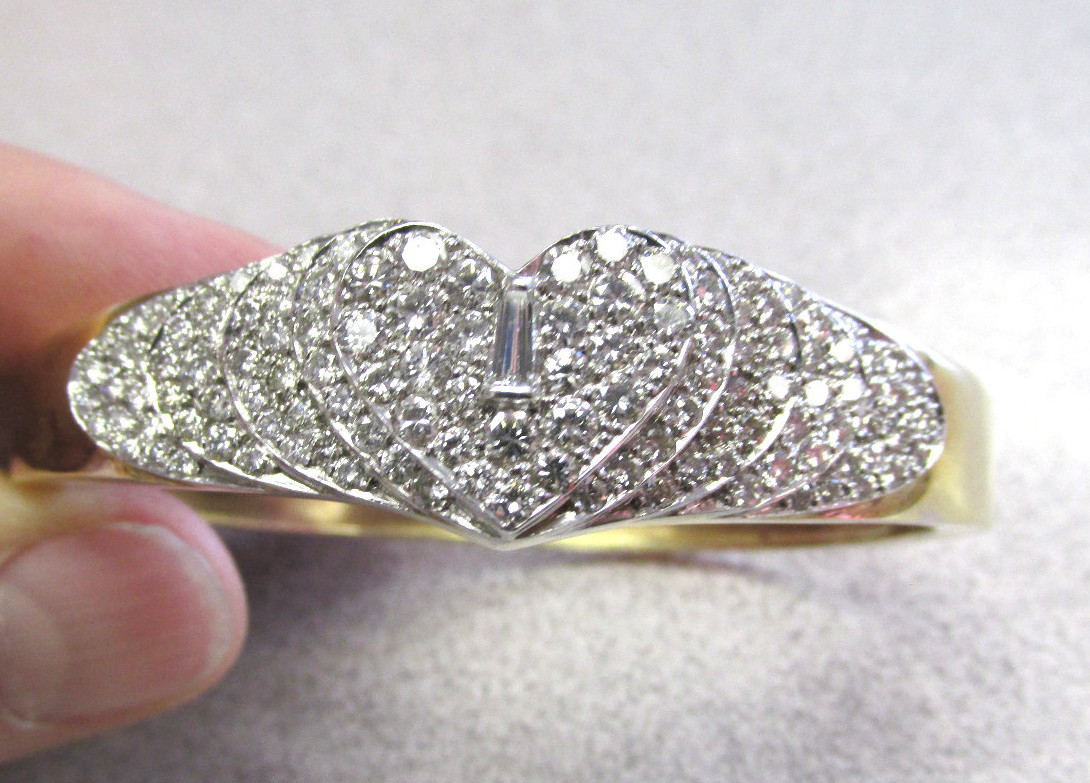 Incredible Diamond Bangle Heart Bracelet VVS1-VS1-G Diamonds Make Offer