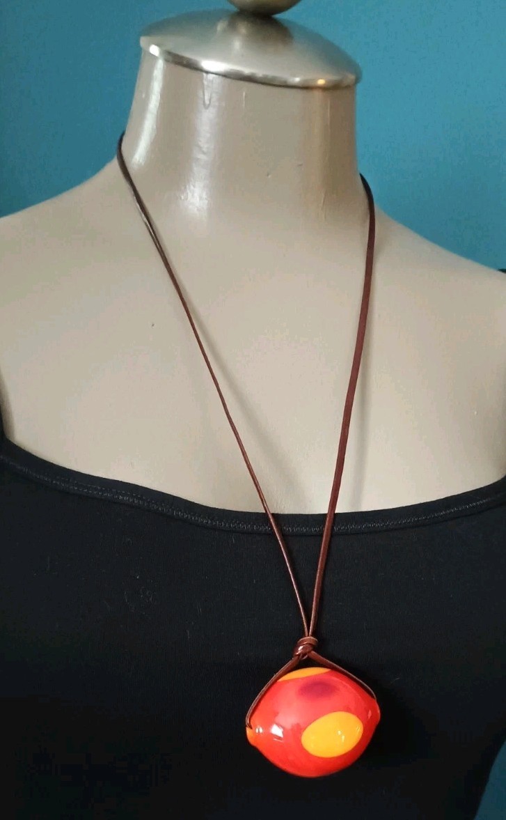 Leather Cord Pendant Necklace Sculptural Art Glass Red Orange 27″ Shell Vintage