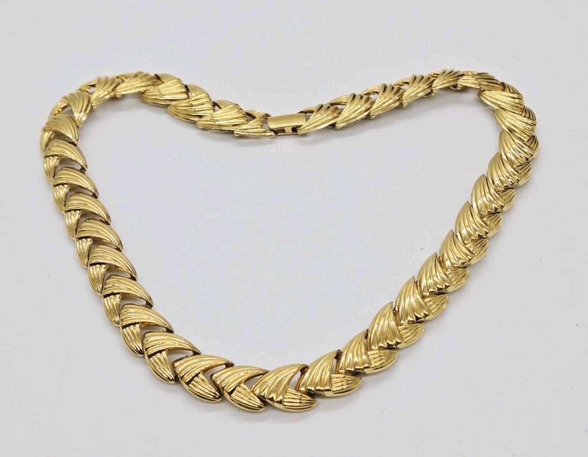 Napier Choker Necklace Gold Tone Arrow Couture Chunky 80’s Style Vintage 16.5 in