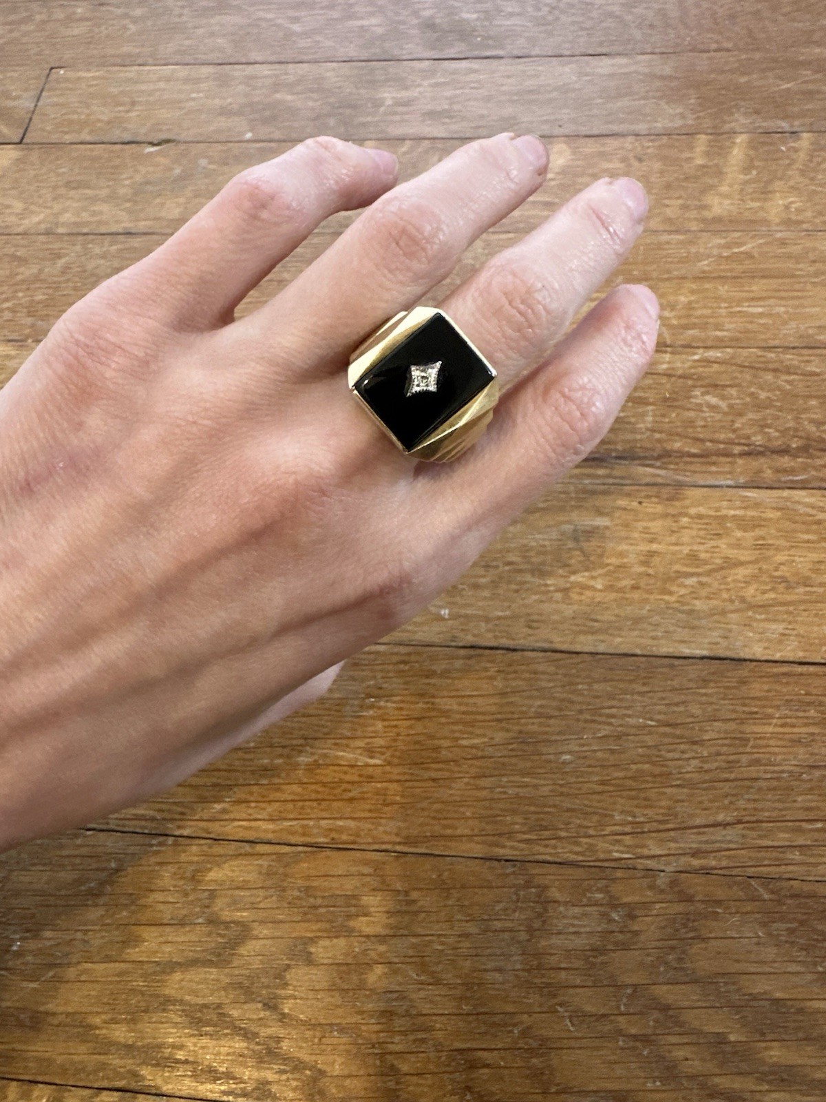 Vintage 40s 10k Yellow Gold Onyx Diamond Chip Mens Ring Size 10