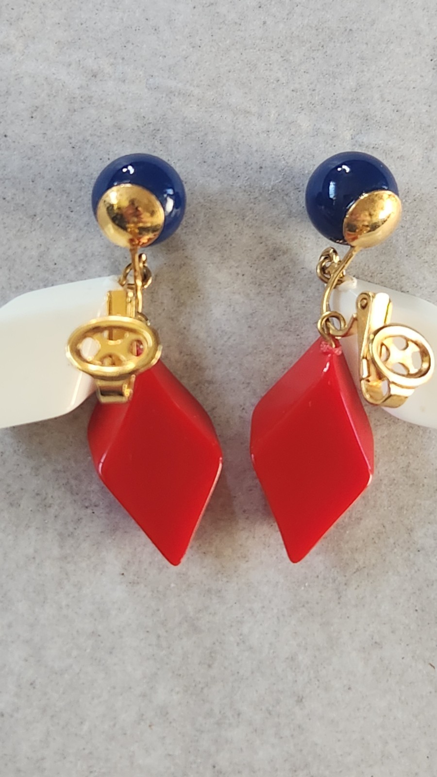 Trifari Necklace Clip On Earrings gold-tone Red, White & Blue Plastic Beads