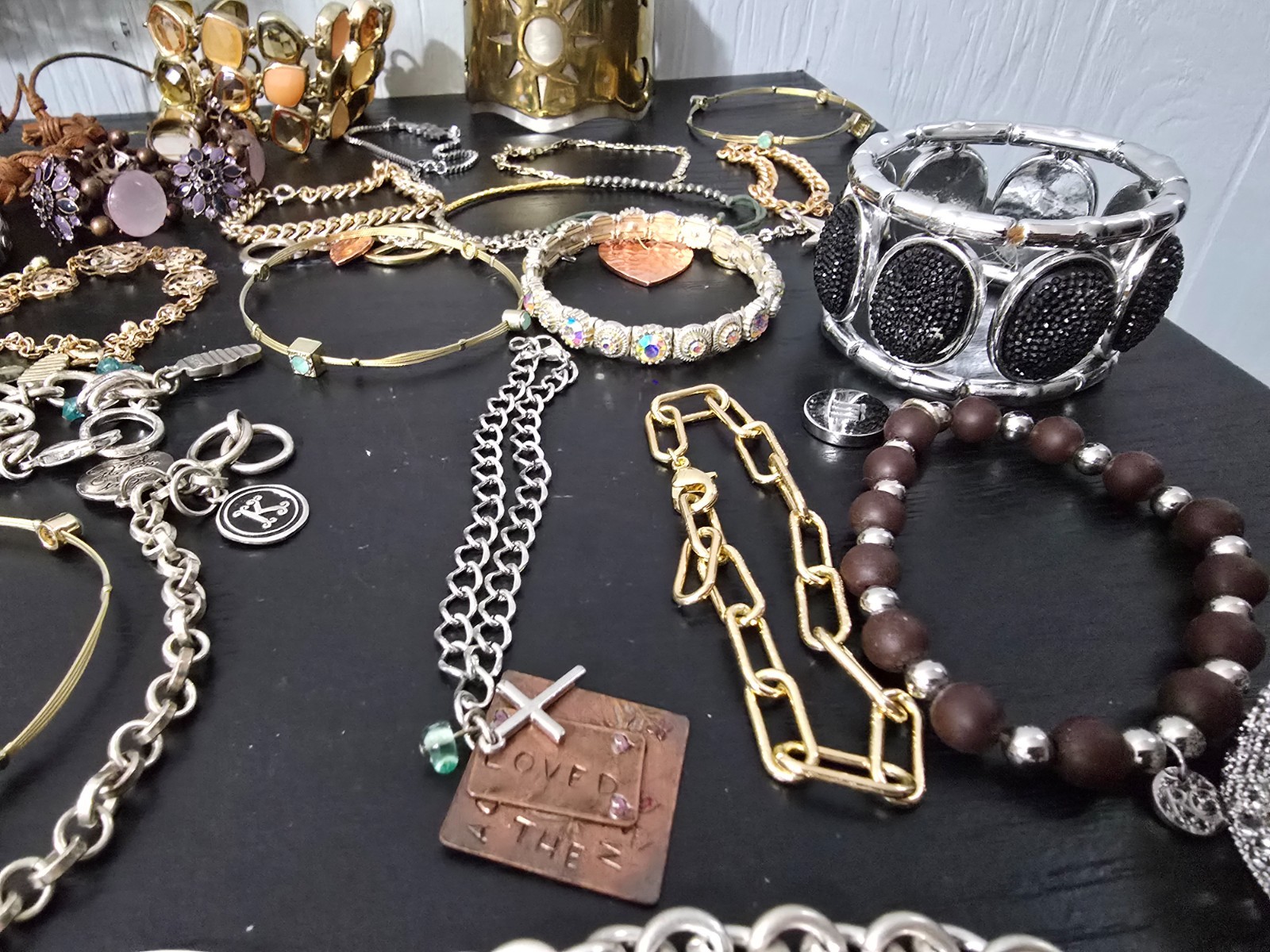Gigantic Mixed metals material an color lot of 70+ braceletn, signed /unsigned