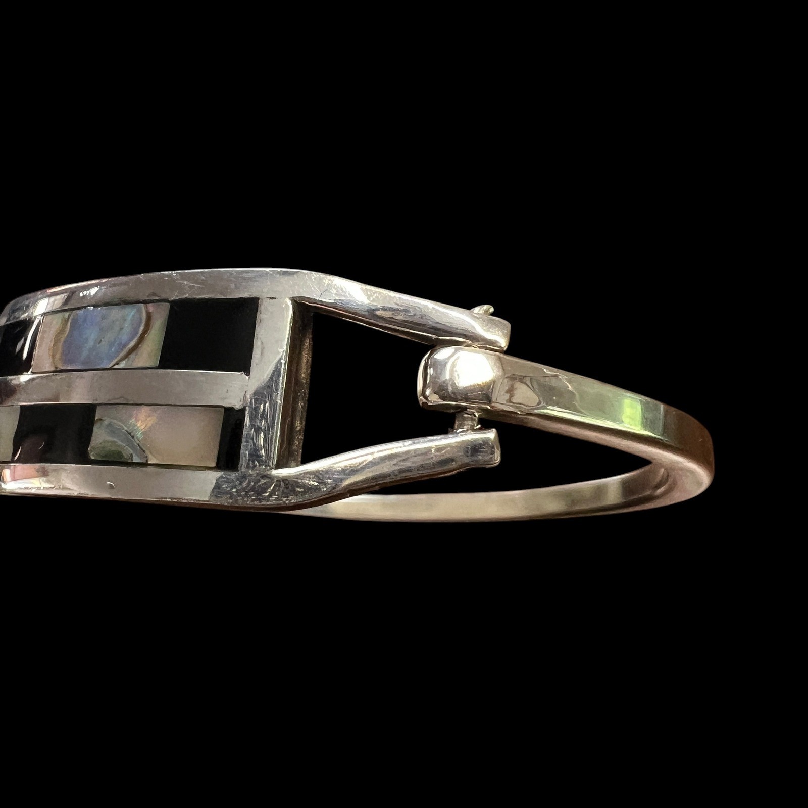 Vintage Alpaca Mexico Abalone Onyx Inlay Bangle Bracelet Silver Tone 7.25 in