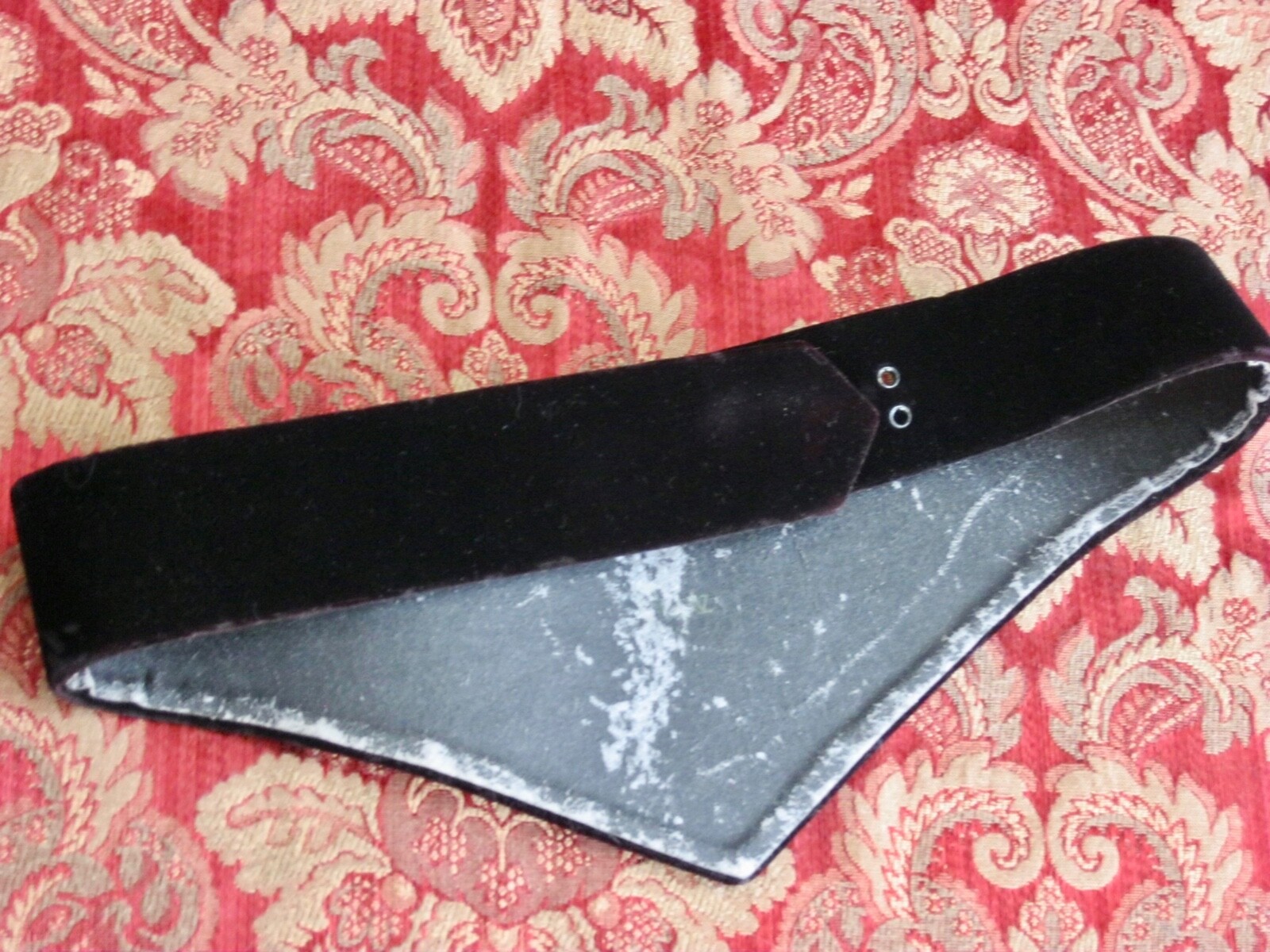 OLD ANTIQUE VINTAGE BLACK LEATHER VELVET RHINESTONE APPLIQUE V BELT ADJUSTABLE