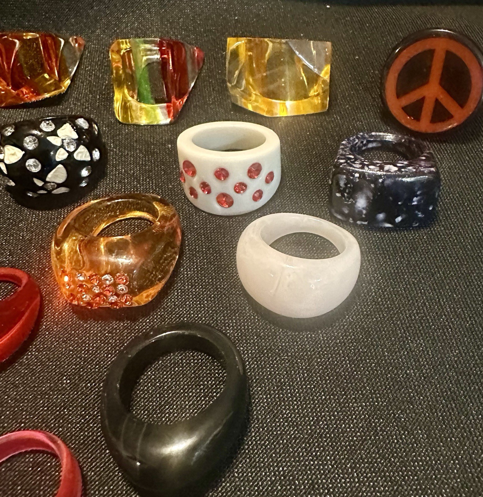 Lot Of 19 Vintage Acrylic Lucite Glass Chunky Retro Rings