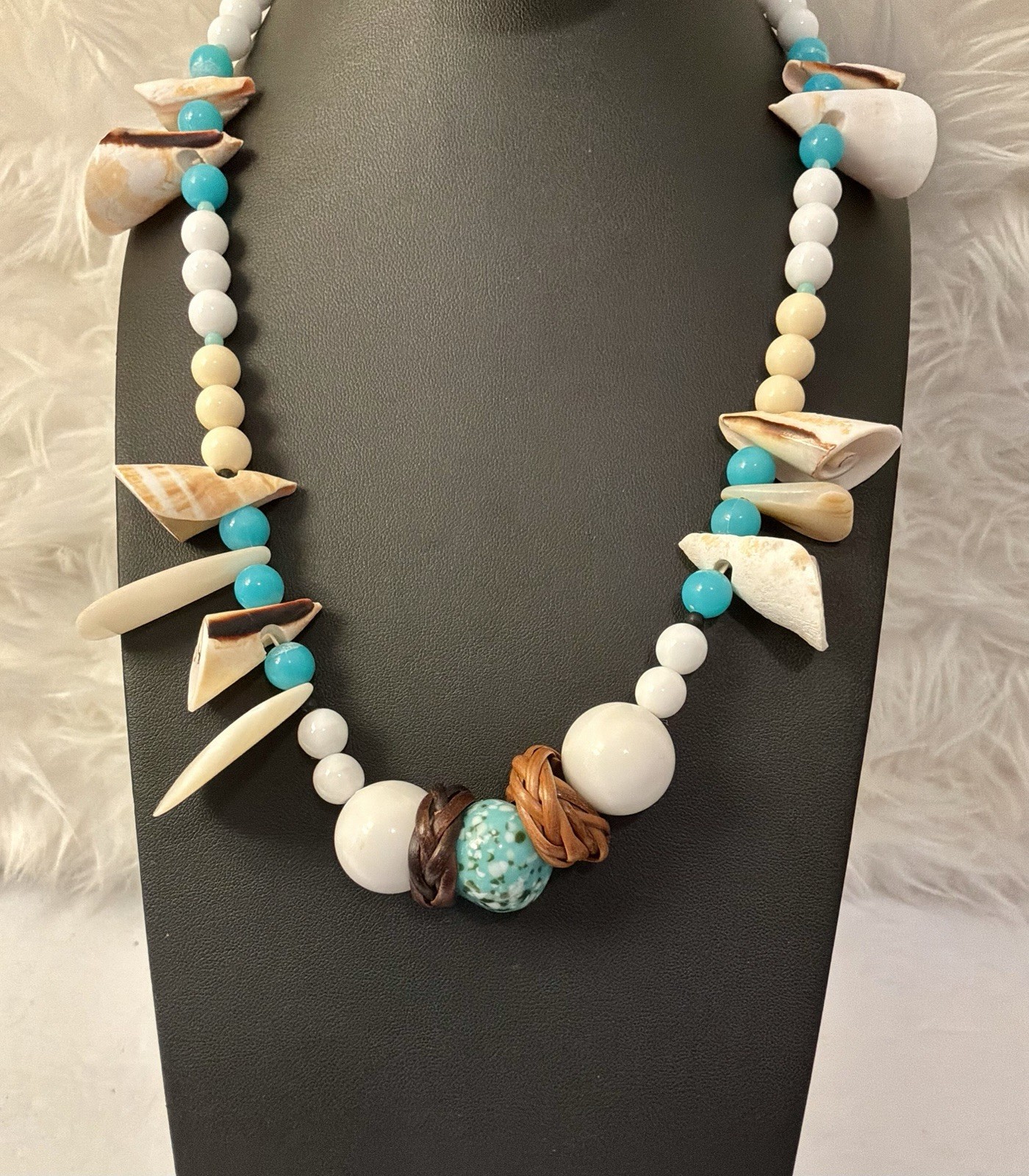 Kenneth Jay Lane 80’s Seaside Resort Necklace W Shells White Blue Beads