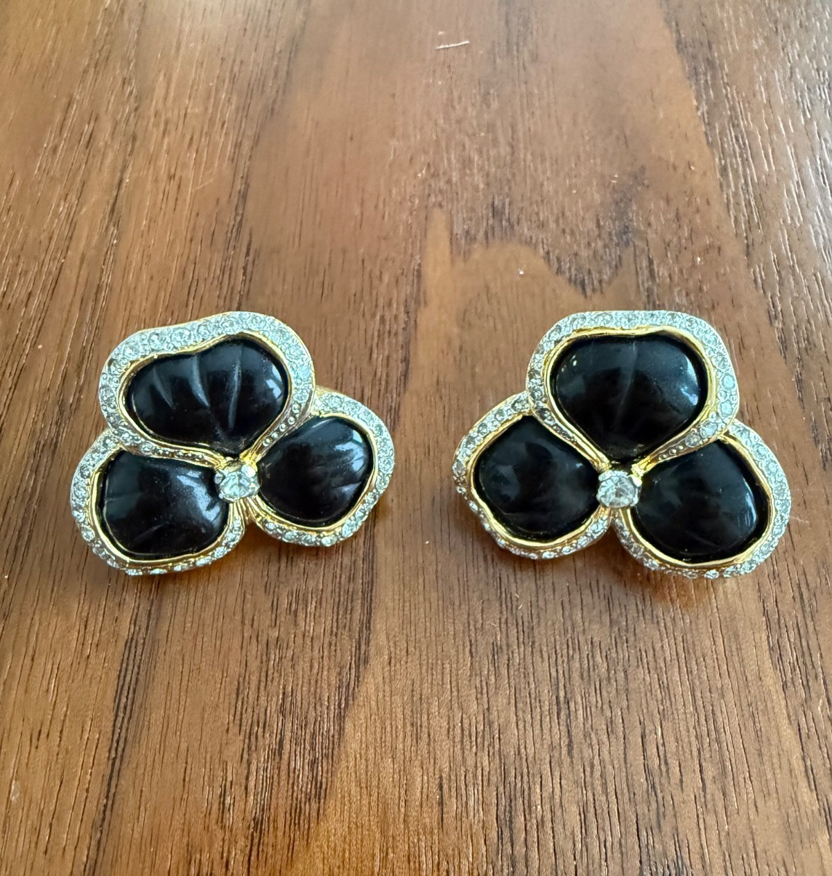 Replica Made In Italy Pansy Flower Earrings Resin Rhinestone Gold Plated Clip On