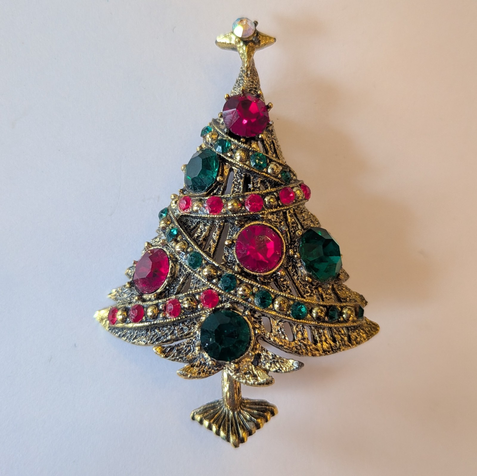 Vintage Hollycraft Christmas tree red green Stone brooch pin collectible jewelry