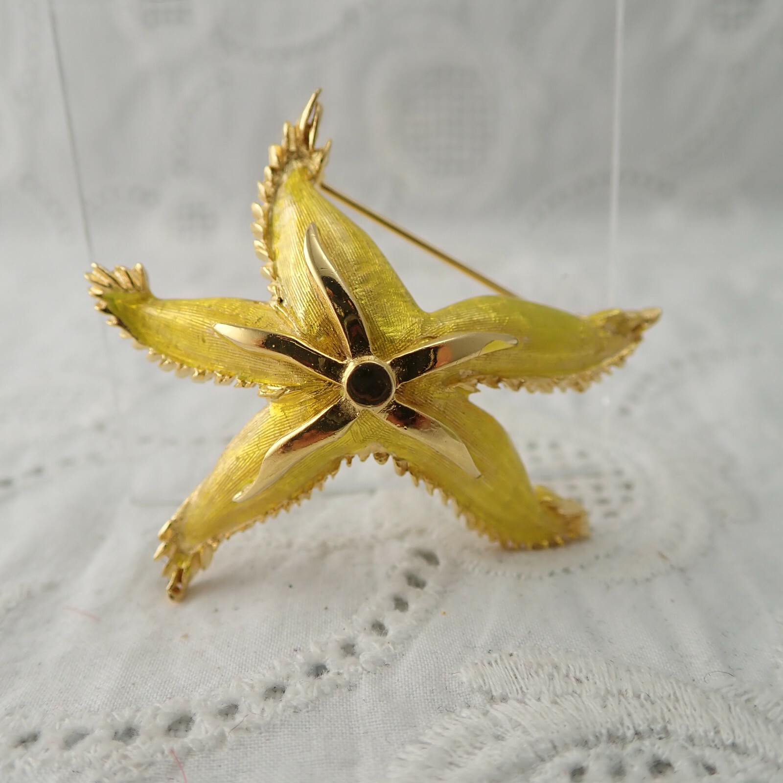 Vintage Rare Hattie Carnegie Lime Green Enamel Gold Tone Starfish Pin Brooch