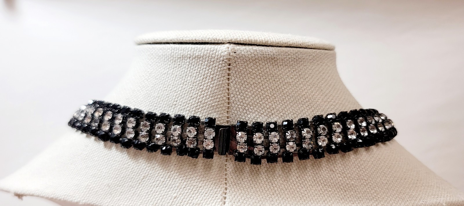 Vintage Black Clear Rhinestone Japanned Metal Collar Necklace 18″