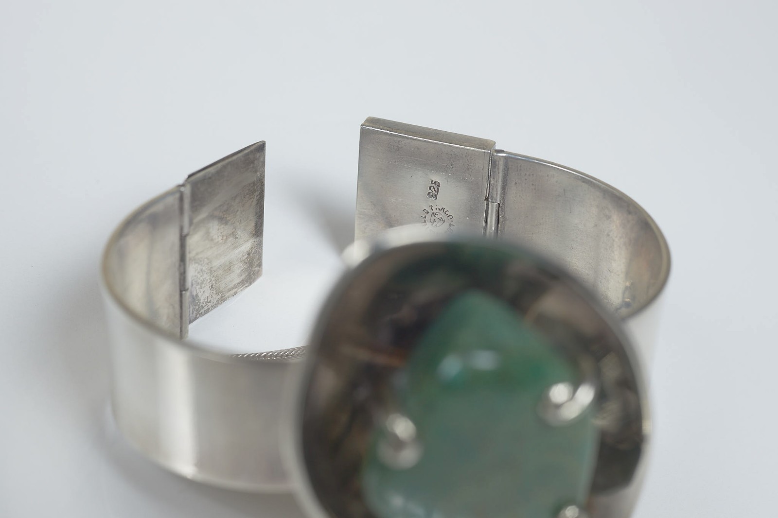 LOS CASTILLO Taxco 50s/60s Sterling Wide Bracelet Green Chalcedony 105g ca. 6.3″