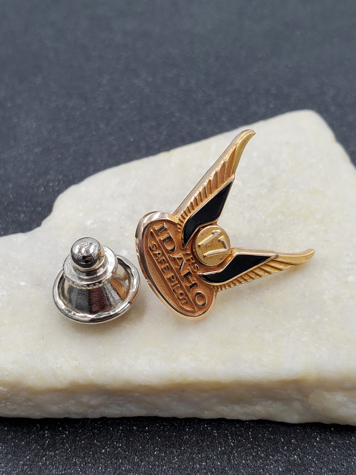 10k Real Yellow Gold Vintage Idaho 17 Years Safe Pilot Award Aviation Lapel Pin
