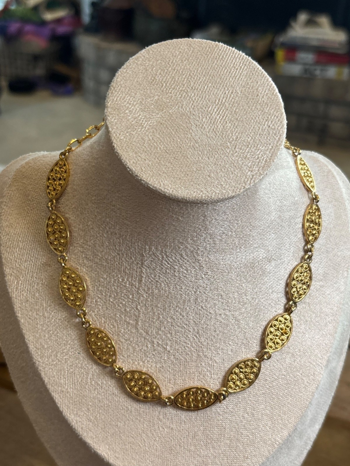 Vintage Gold-Tone Oval Link Necklace With Filigree Design & Hook Clasp
