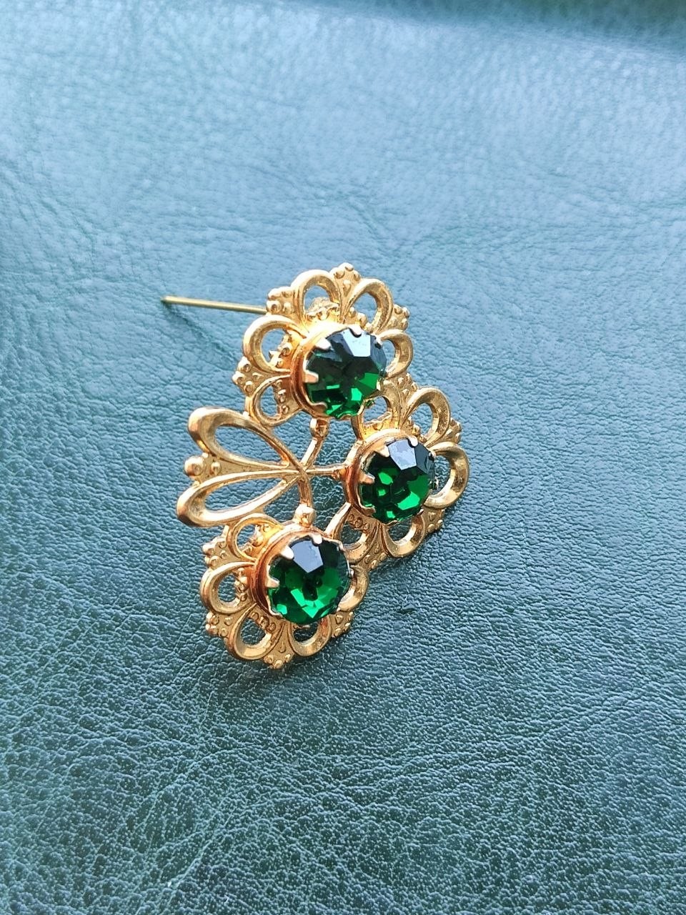 Vintage Soviet USSR Brooch Pin Green Glass Openwork Gold Tone 1980s