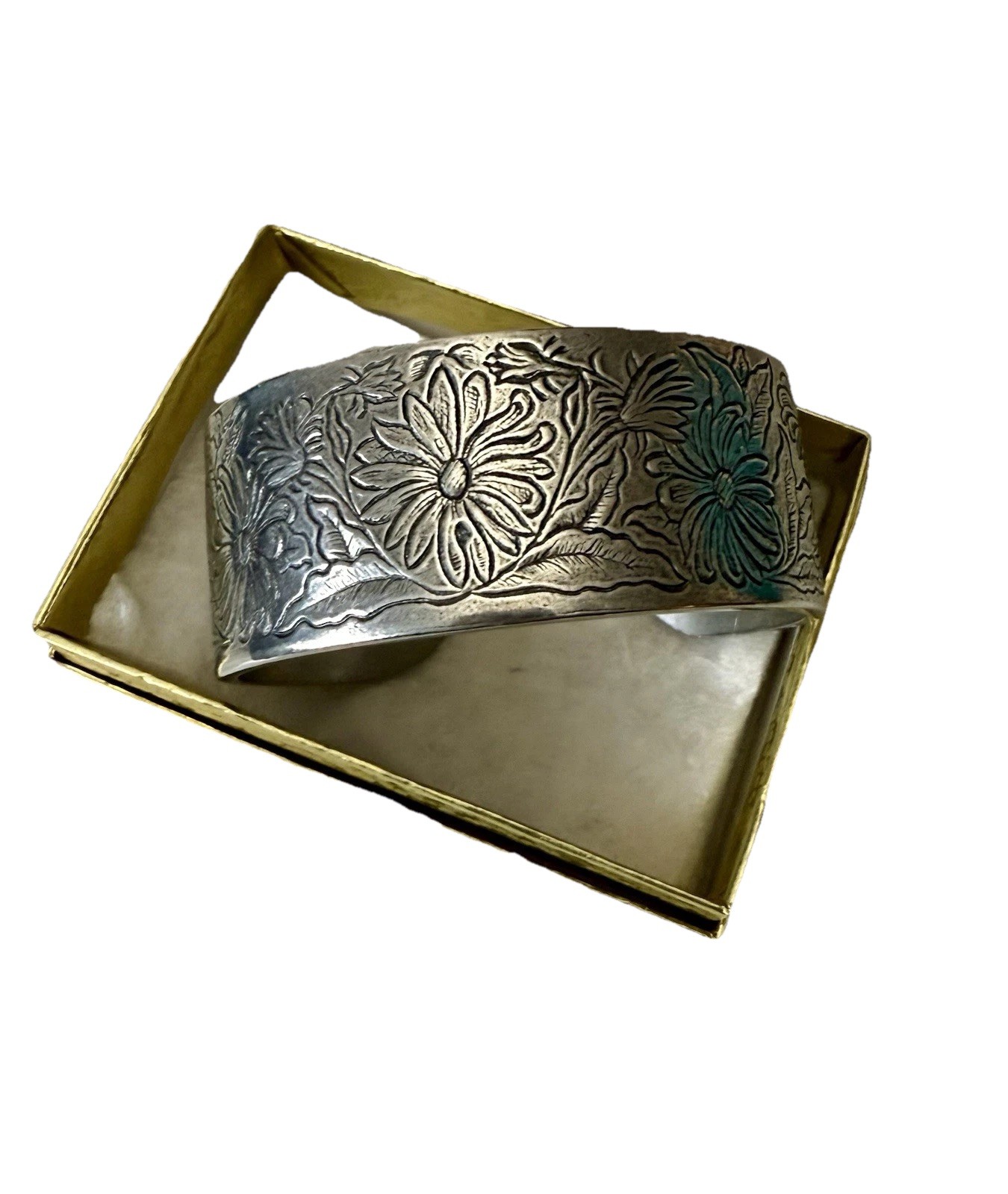 SALISBURY PEWTER APRIL FLOWER ETCHED CUFF BRACELET