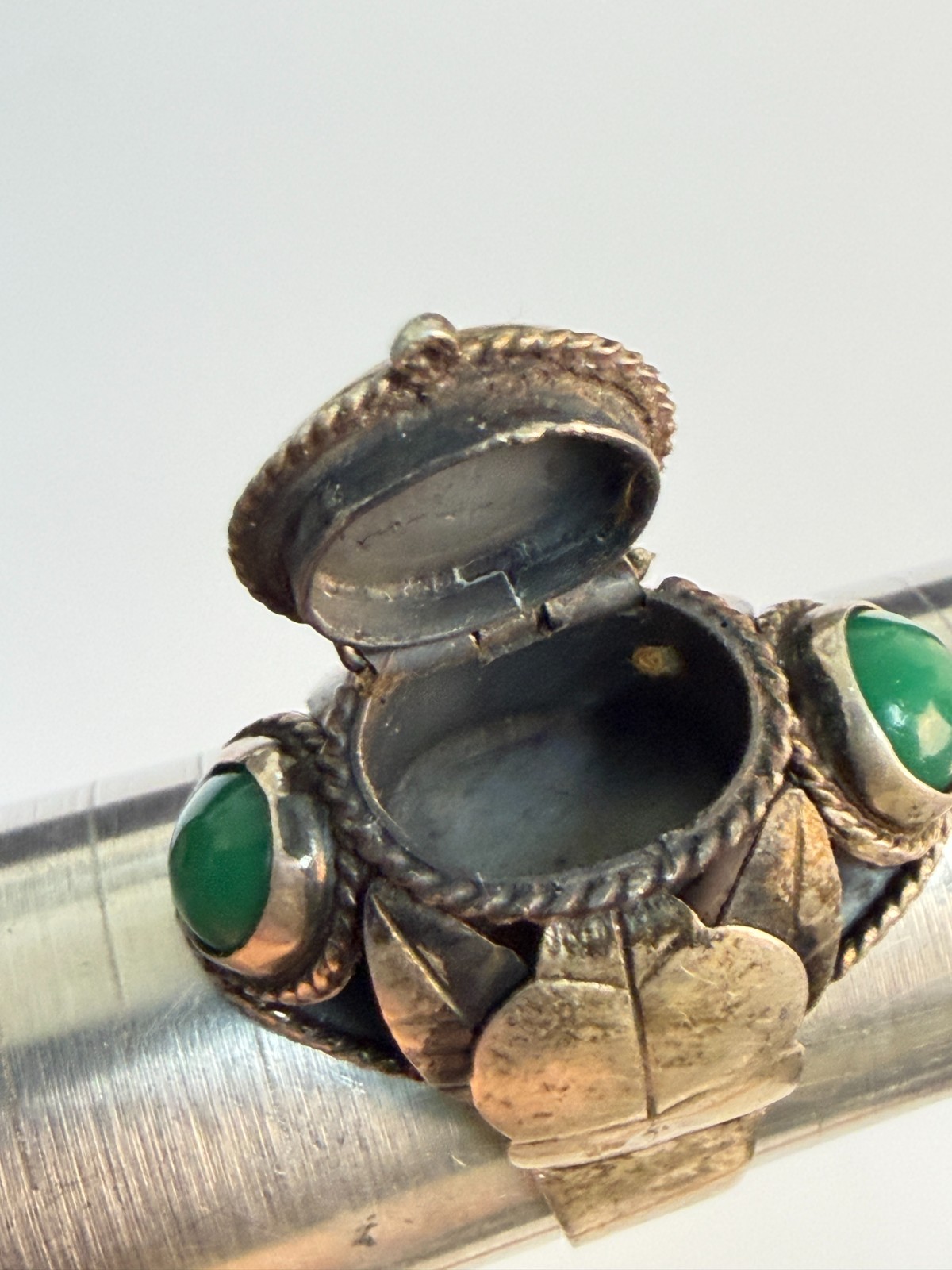 Vtg Taxco Mexico Sterling Green Onyx Chrysoprase Poison Ring Locket Box TA-24