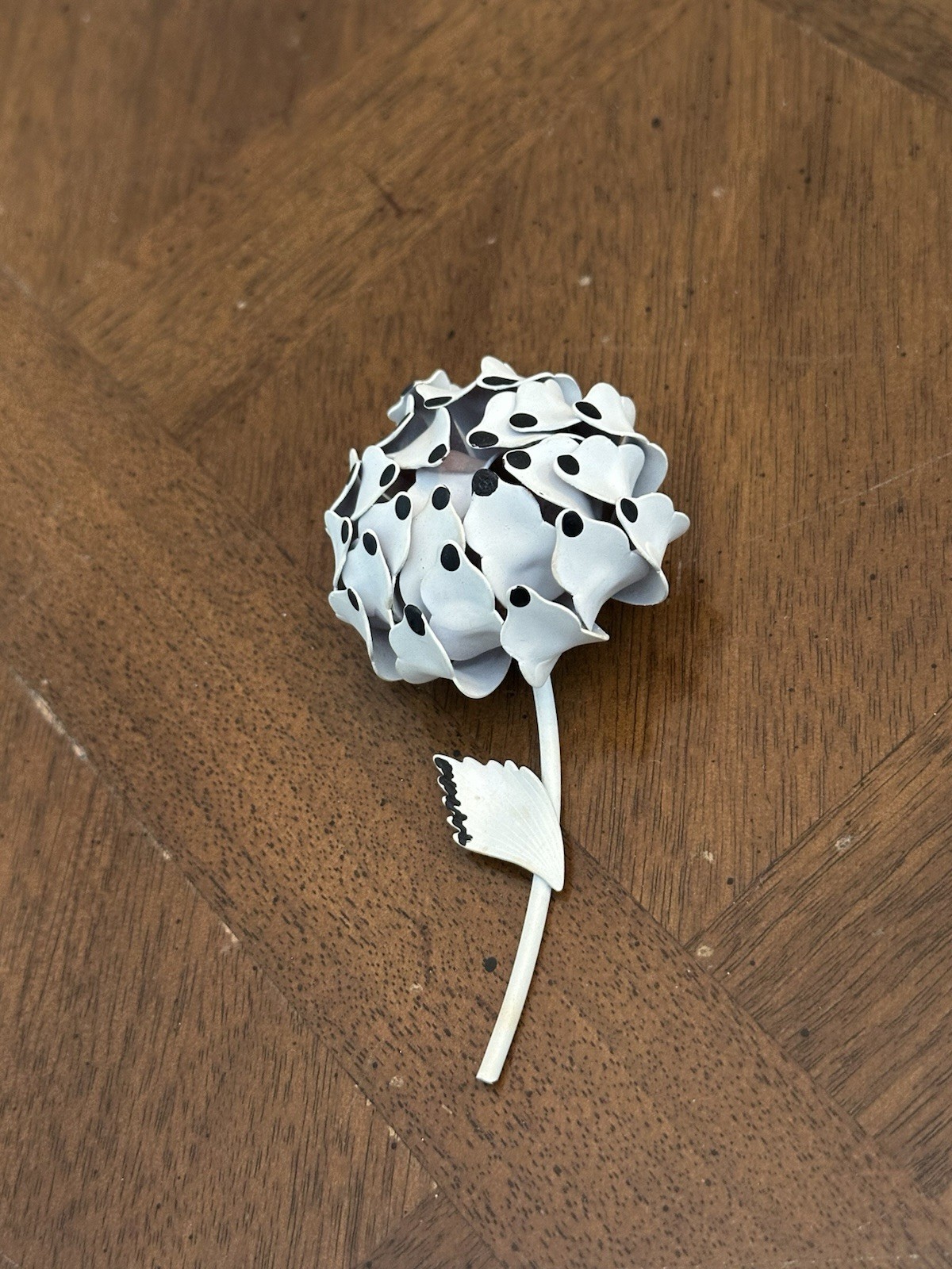 Vintage White & Black Enamel Flower Spray Brooch Nice!