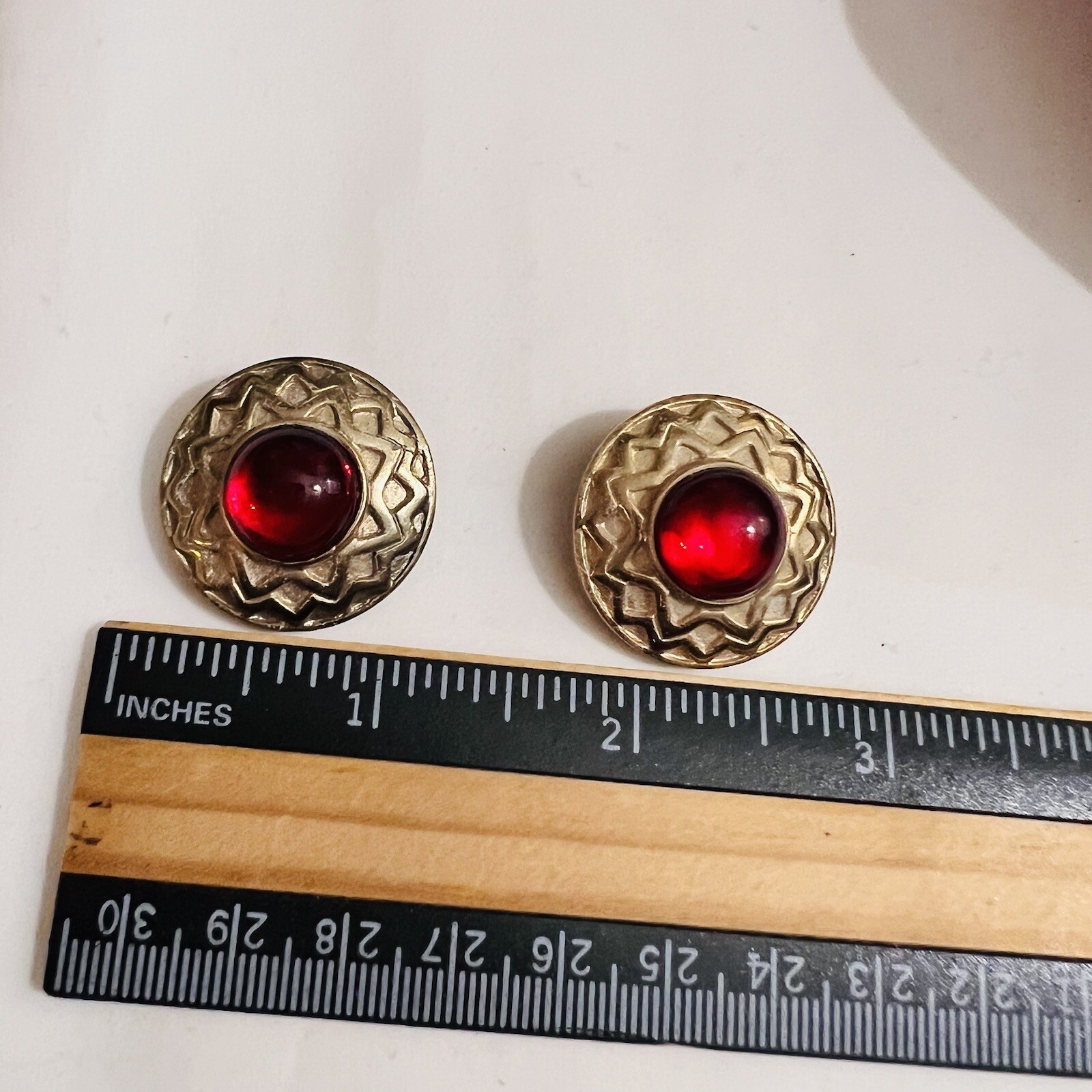 Vintage Galleria Gripoix Glass Earrings Cabochon Clip On Red Gold T Round 4620