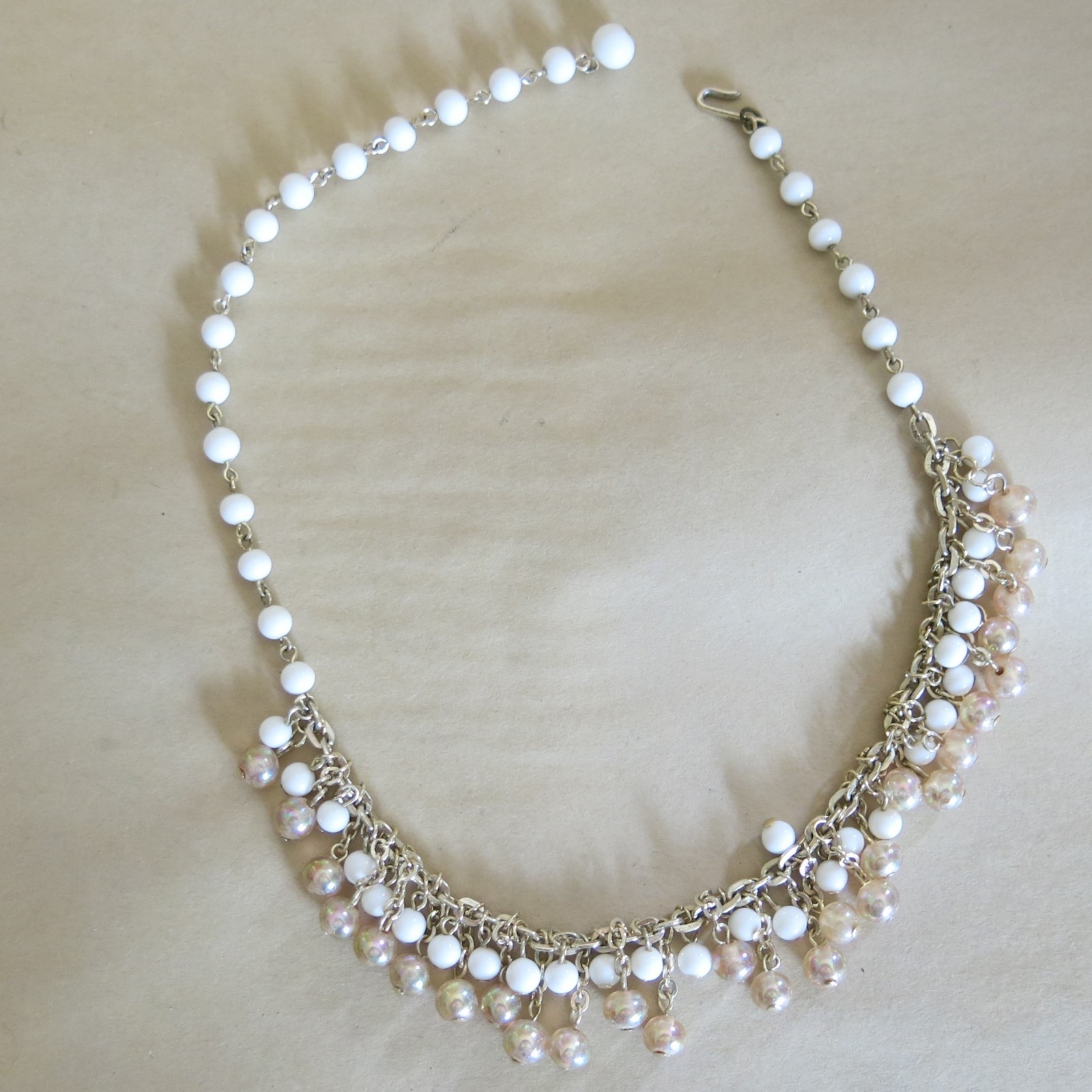 Vintage Japan White & Iridescent Plastic Beaded Necklace 1950’s 17.5 in [3933]