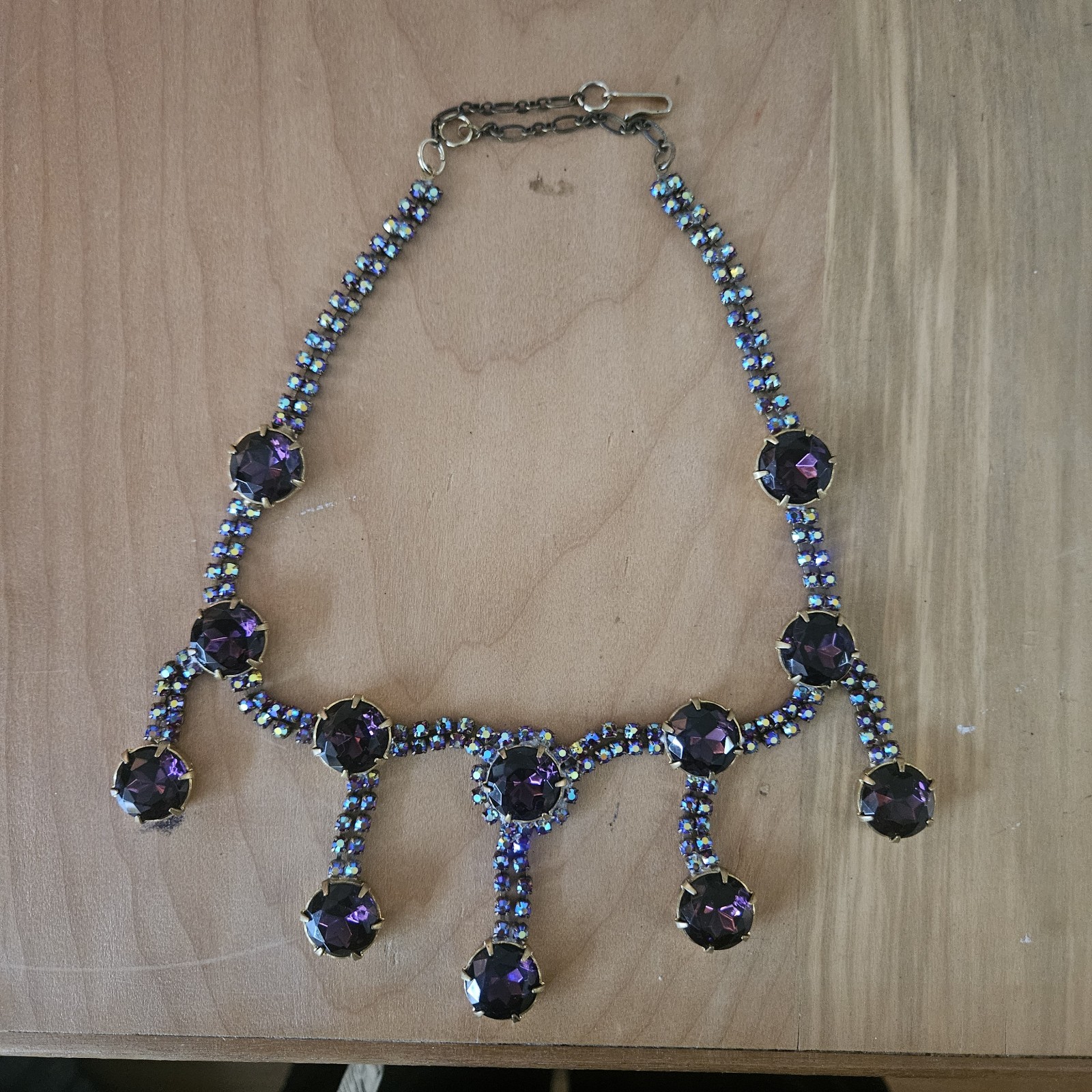 1940s RARE HOBE FIVE PENDANT PURPLE HEAD- LIGHT ORIGINAL COND FESTOON NECKLACE