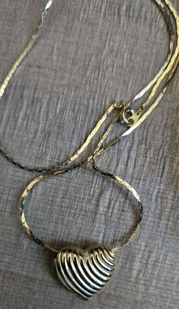 Goldtone Vintage Lined Puff Heart on 24 Inch Snake Chain Necklace