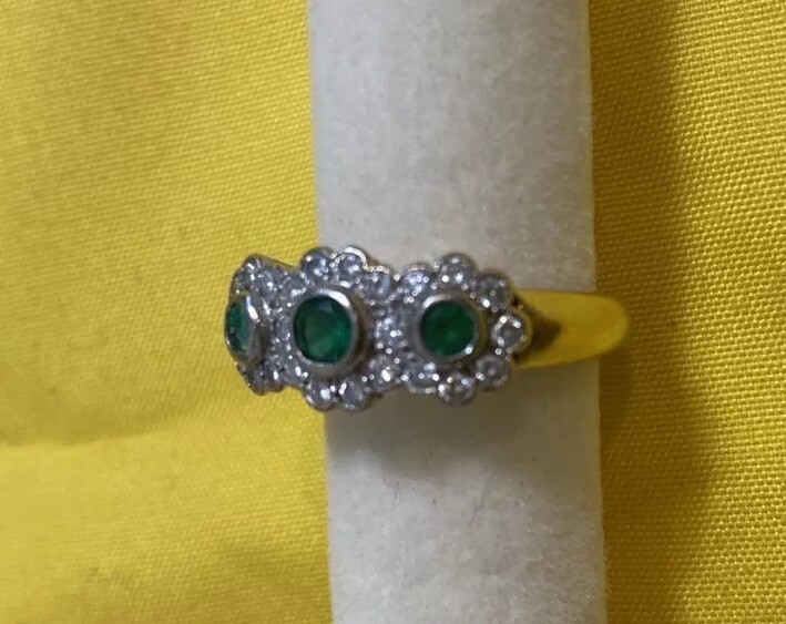 18K Lady’s Gemstone Fashion Ring Featuring 3Round Brilliant Cut Emerald Gemstone