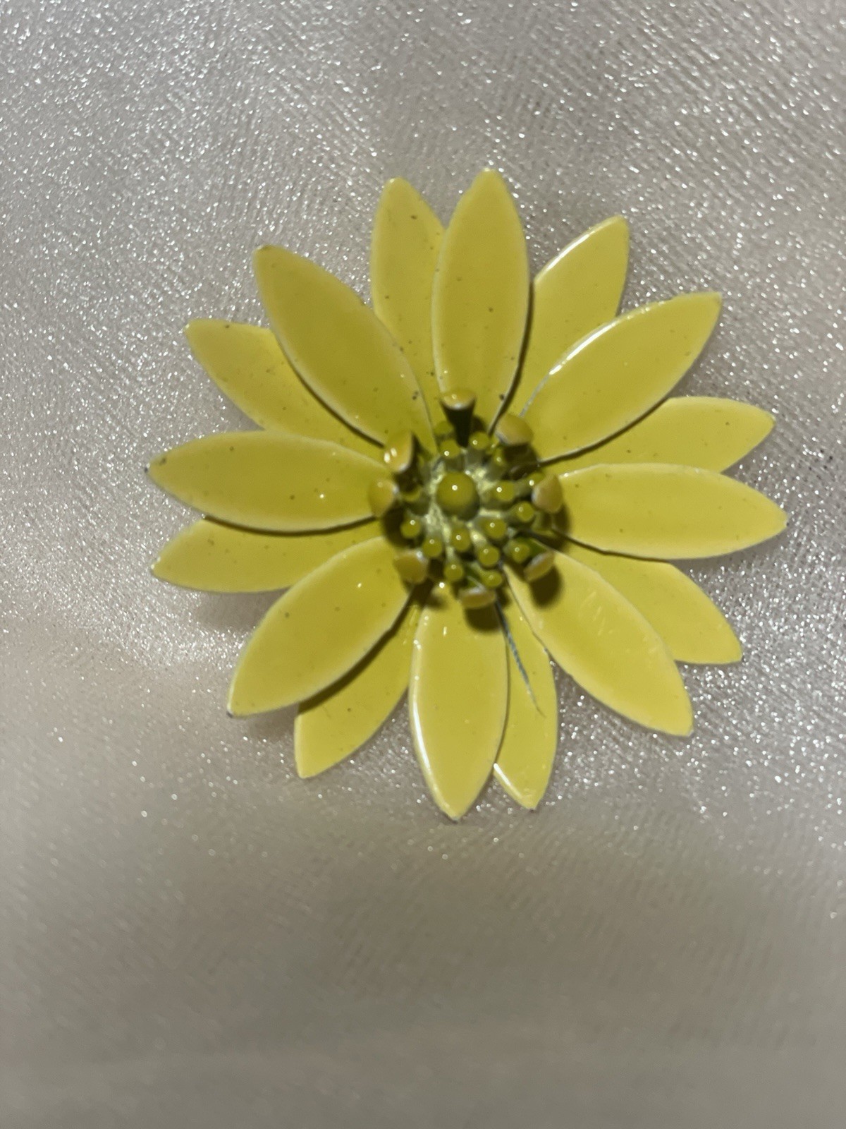 Vintage Flower Daisy Broach. Metal With Enamel Finish