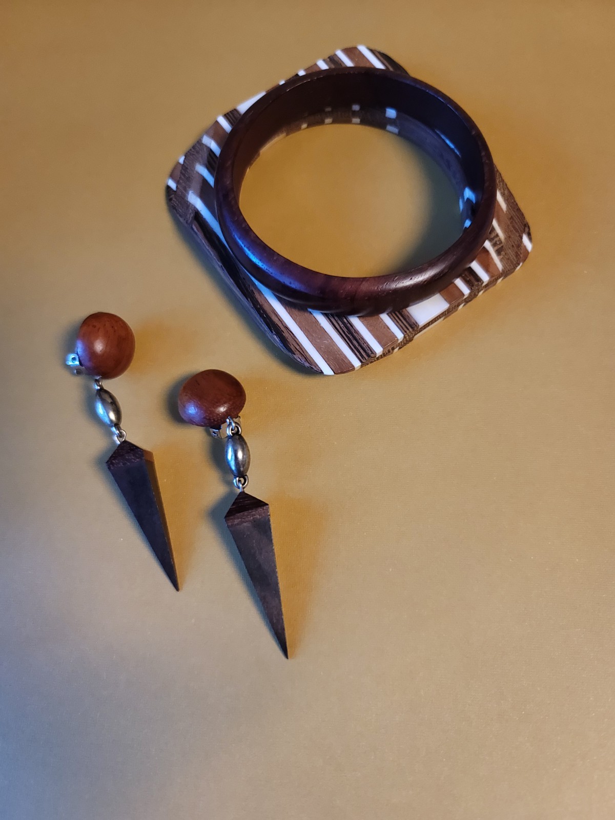 Vintage Wood Lucite 2 Bangles Clip Earrings Set Lot