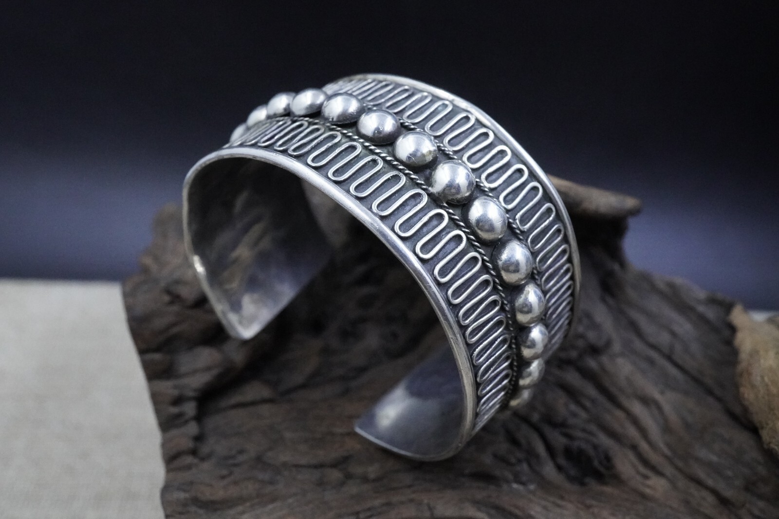 Vintage Bali Indonesia 925 sterling silver Cuff bracelet Fit a 7′-8” Wrist 44g
