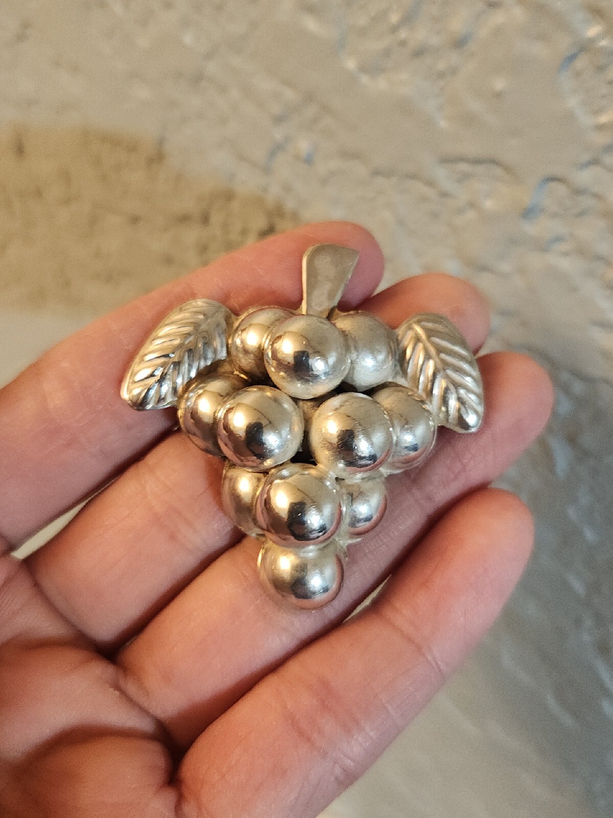 VTG Mexico Pin/Brooch ~ Sterling Silver 925 ~ Large 3D Bunch Of Grapes