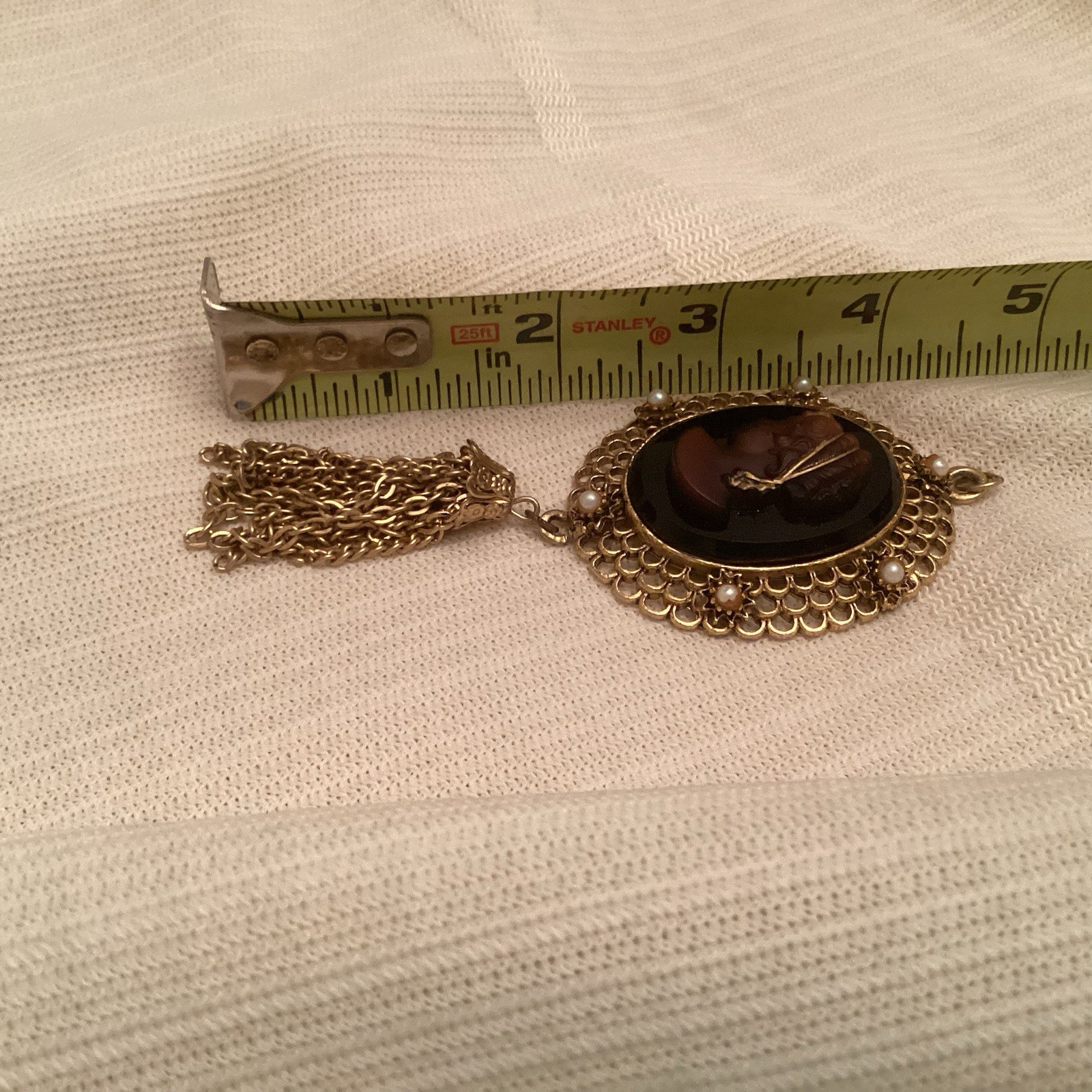Vintage Jewelry Cameo Pendent Gold Tone & Brown With Pearls