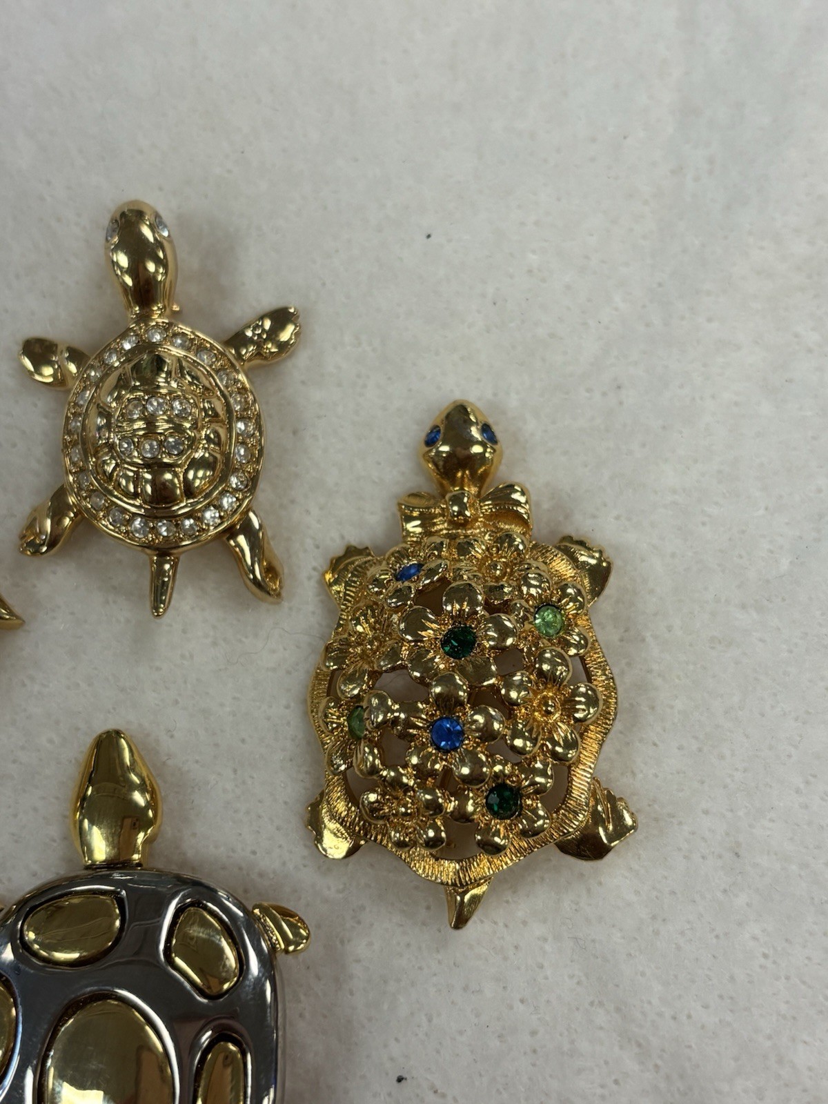 Vintage Turtle Brooch Lot Avon SAI Enamel Rhinestone Gold Tone Sea Turtle Pins