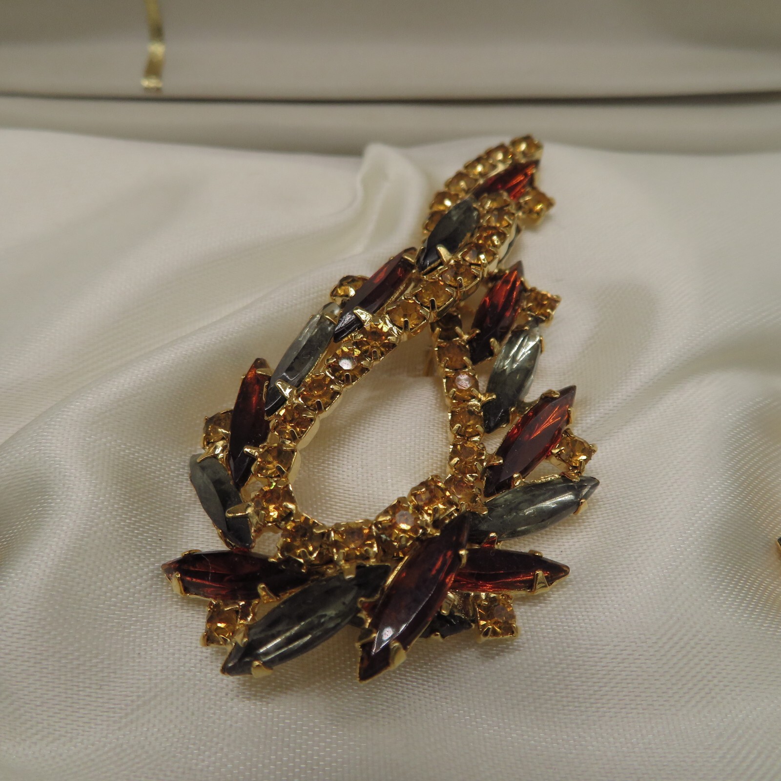 1950s fall colors Navette Rhinestone Brooch & Clip on Earrings Set Gold tone VTG