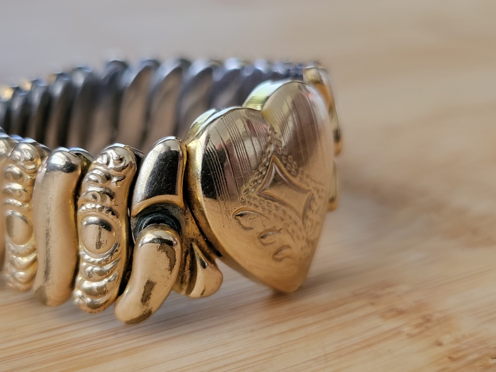 Vintage Hall of Providence 12K GF SWEETHEART EXPANDING BRACELET