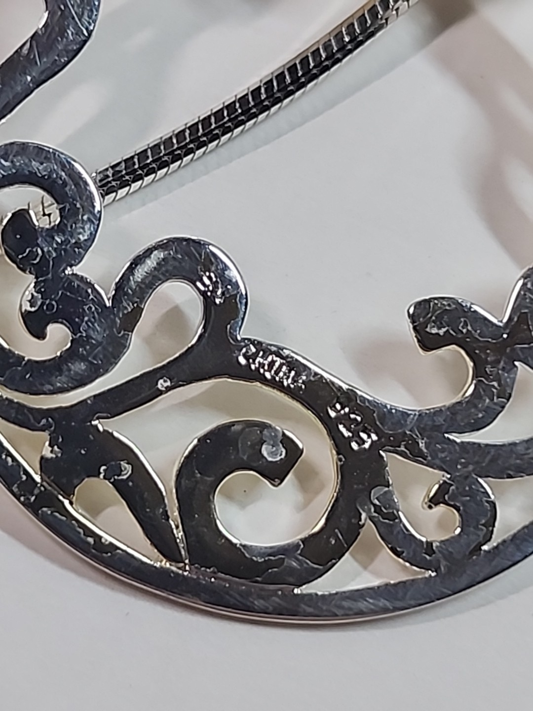 SX 925 Silver Sally C HSN Open Scroll Work MOP Medallion Pendant 16″ Necklace