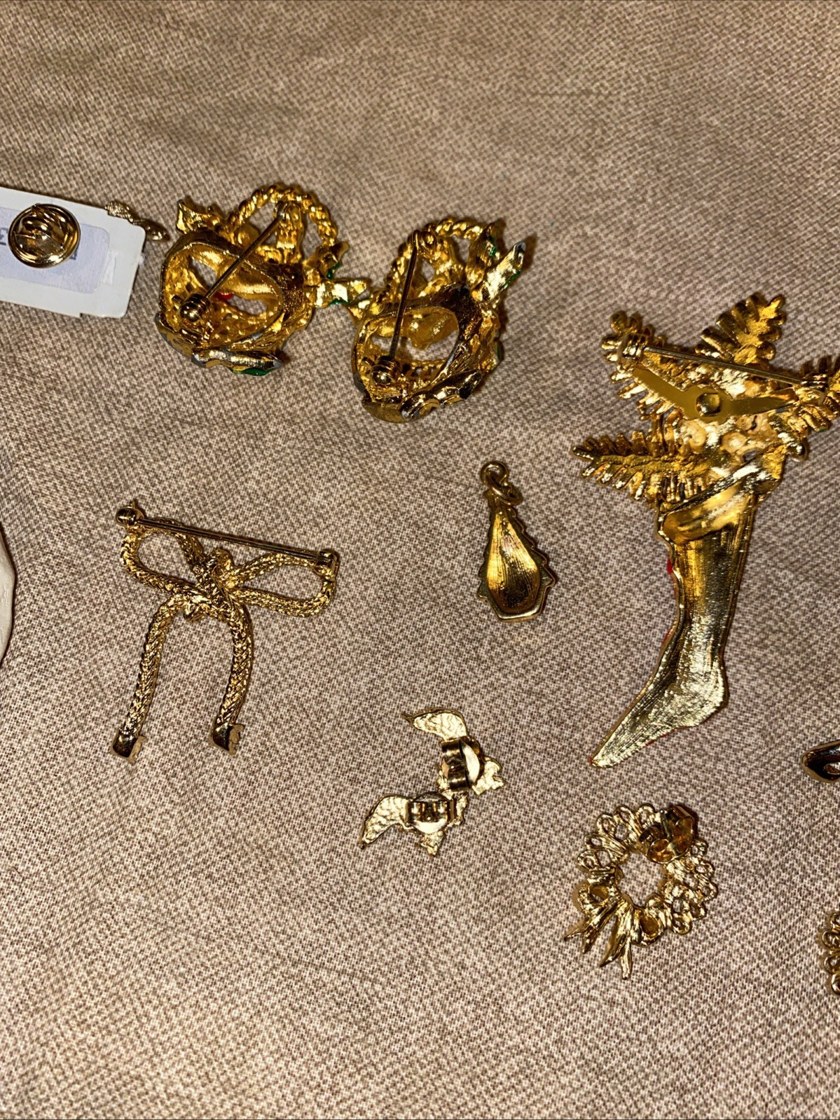Lot Of 11 Vintage Avon Monet Christmas Costume Jewelry 1960-80’s Pins & Brooches