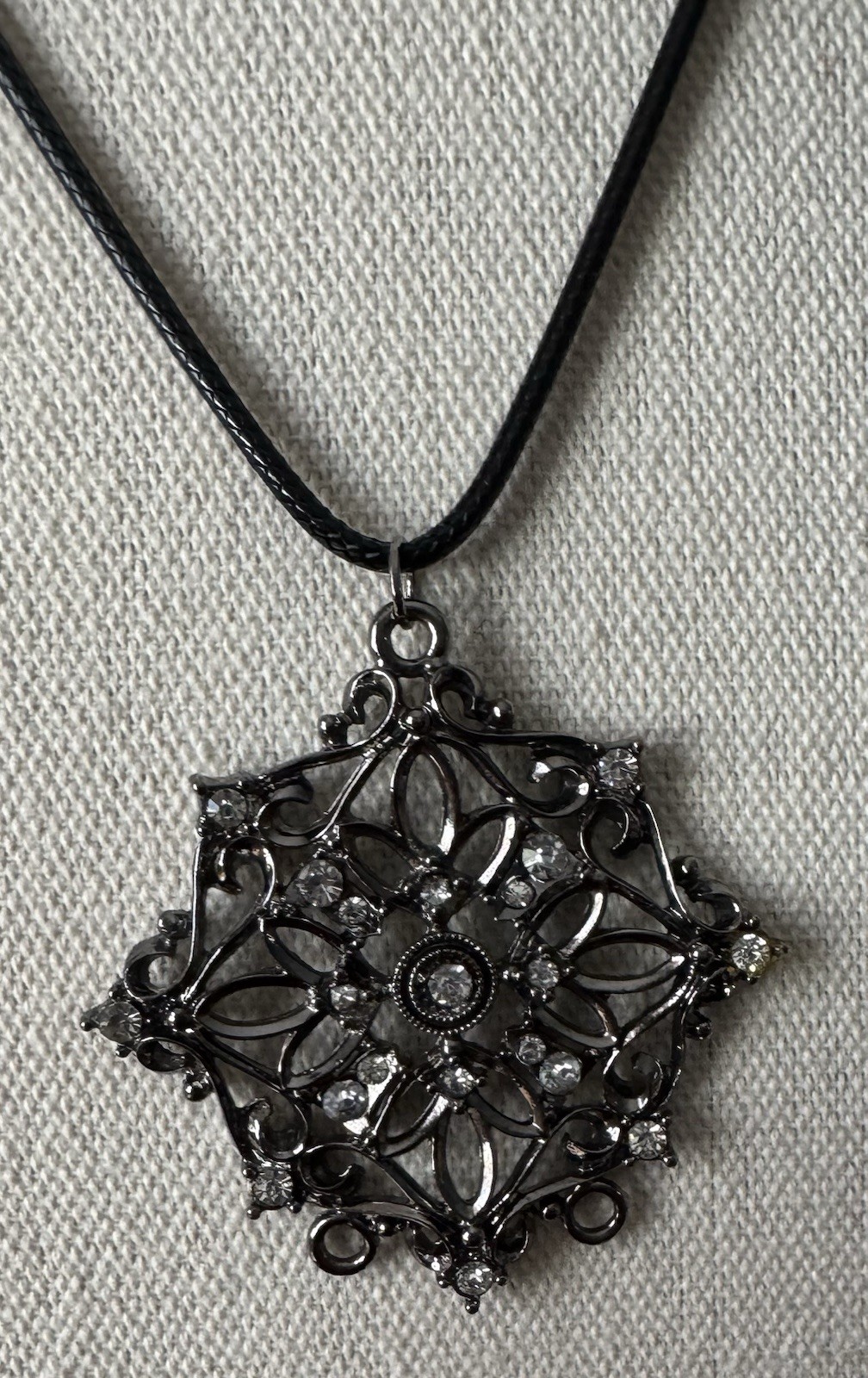 Vintage Silvertone Swirl & Rhinestone Pendant On Leather Cord Necklace 16”