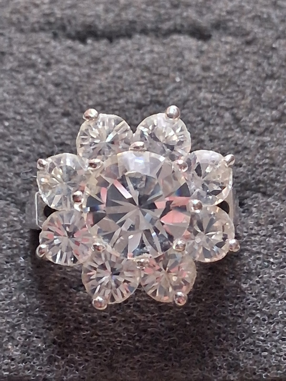 VTG Daisy/sunflower clear rhinestone cluster silverplated cocktail ring. SZ 5.5