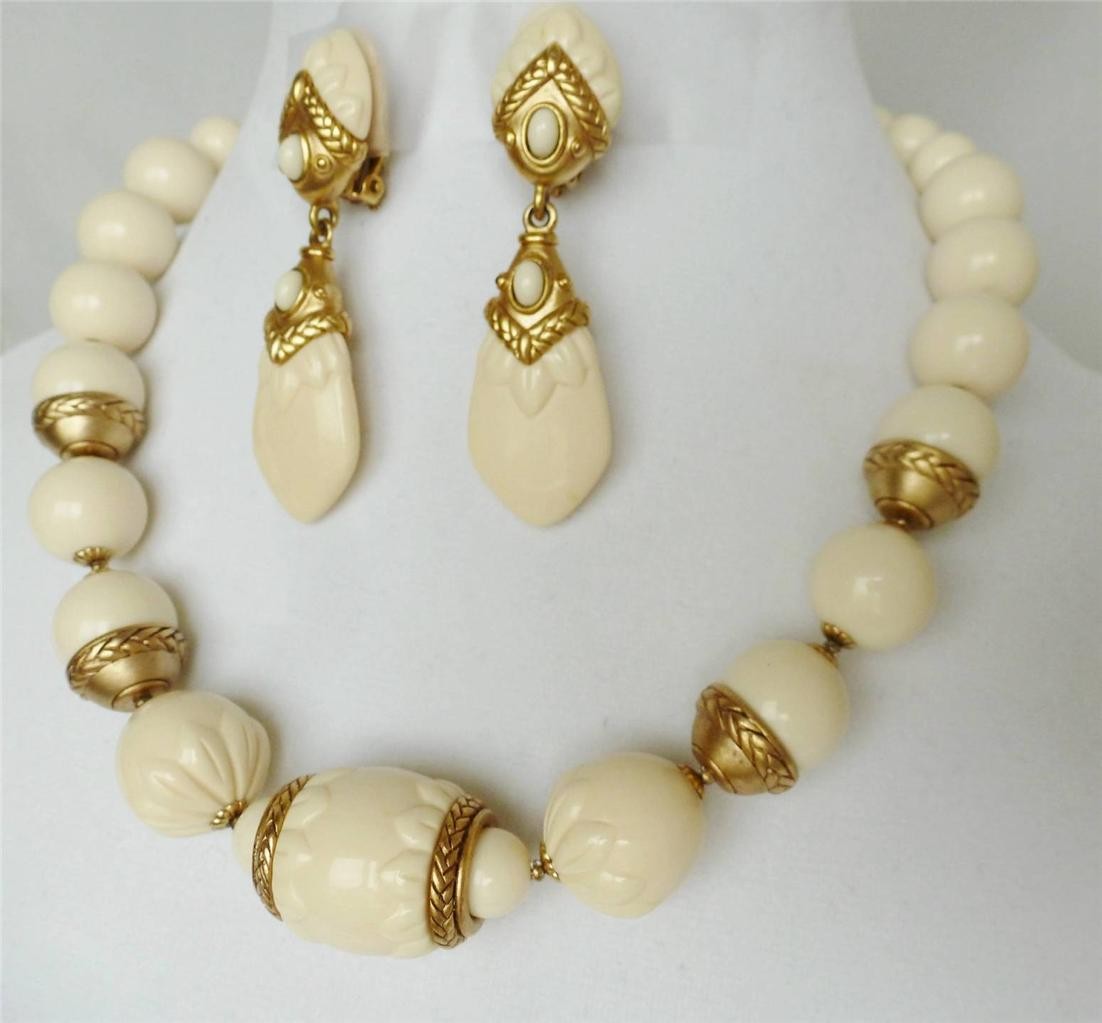 Vintage OSCAR DE LA RENTA Necklace Earrings Set Ivory Color Gold Designer Signed