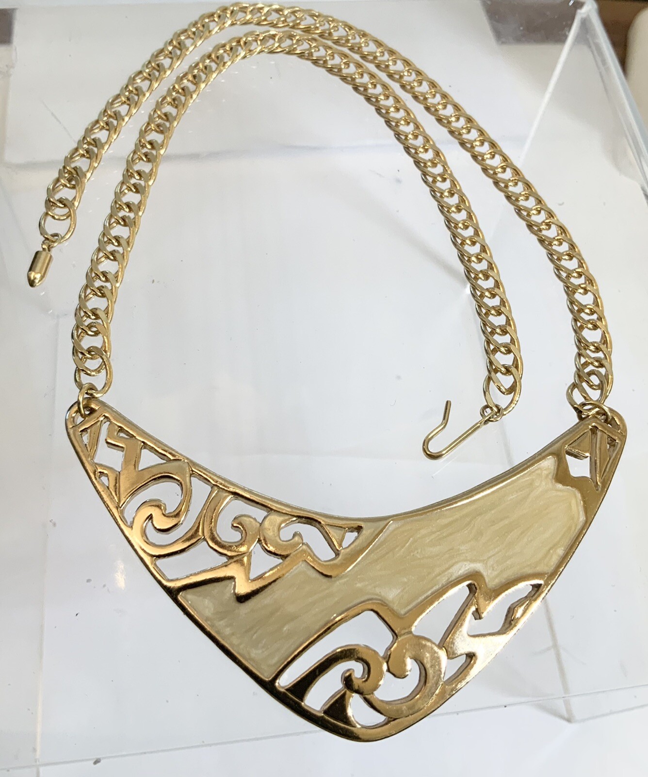 Vintage 1970s Gold Tone Cream Enamel Necklace 20” 1 1/4” Drop