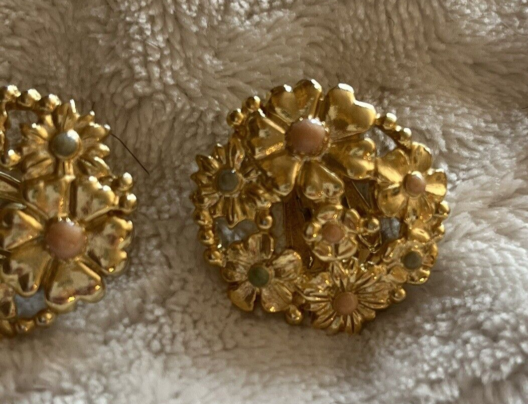 Vintage Gold Tone Floral Clip On Earrings Flower Cluster Round Statement