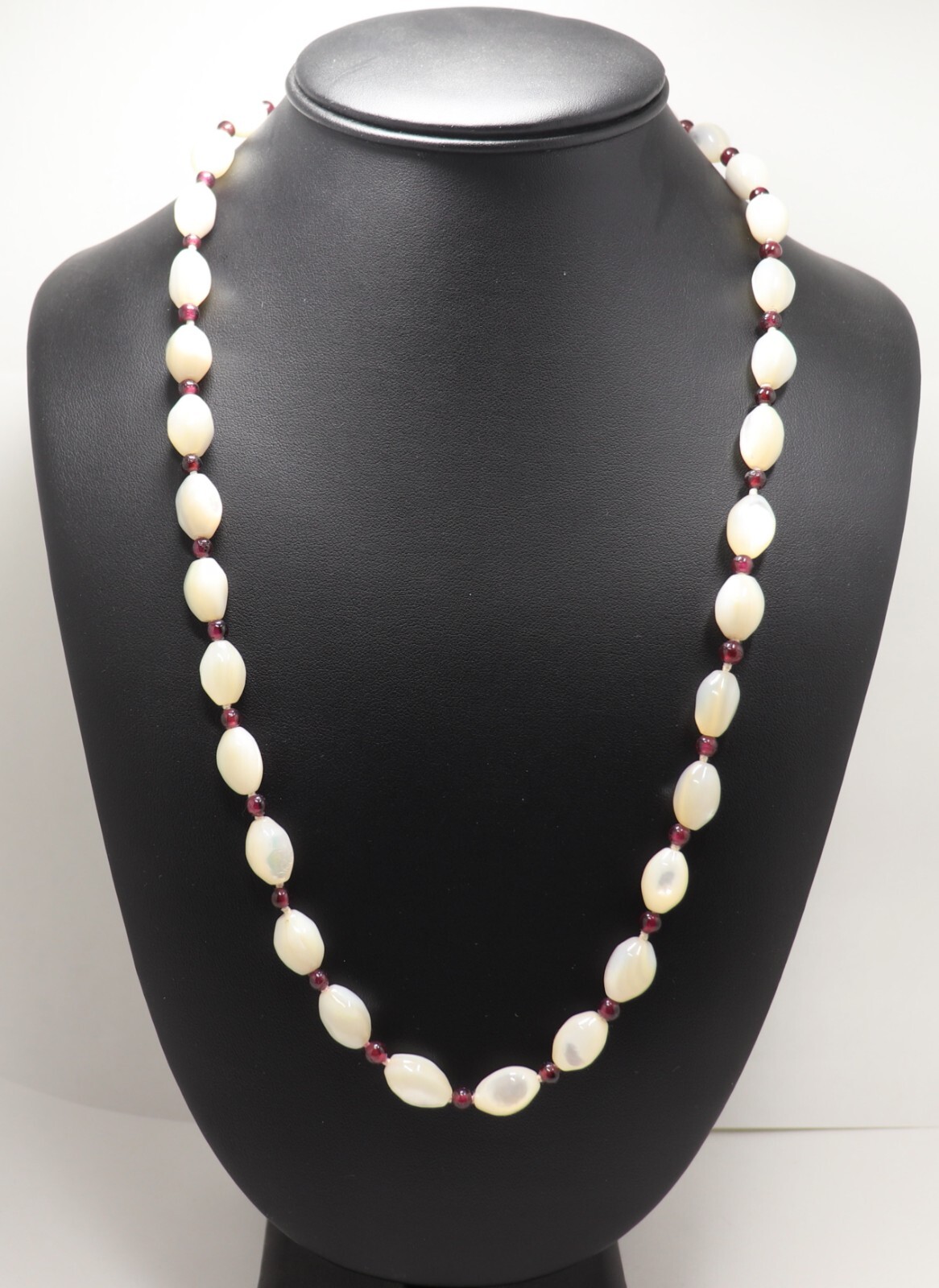 VINTAGE MOTHER OF PEARL & GARNETS HAND KNOTTED BEADED NECKLACE STERLING CLASP