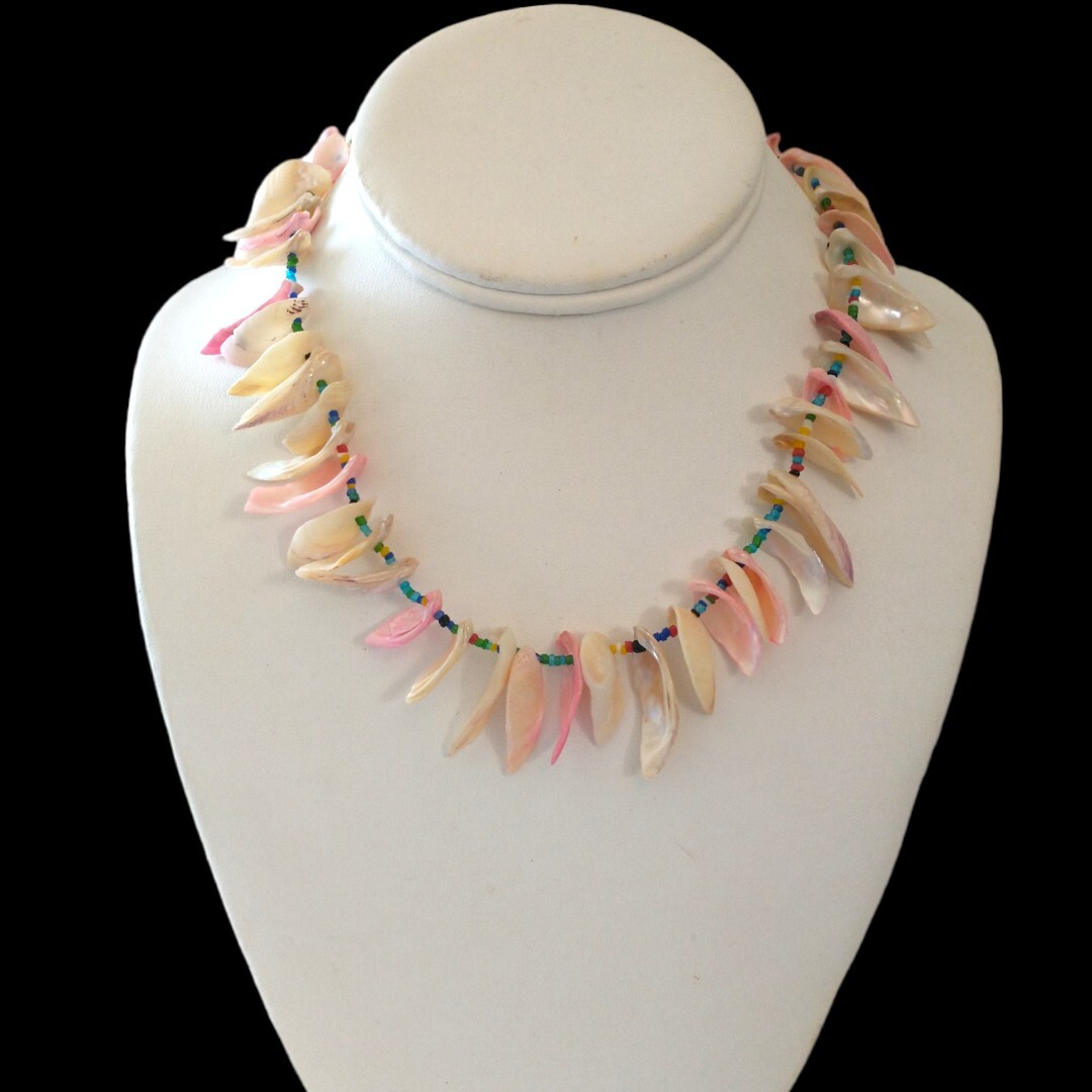 Vtg 90s Seashell Pieces Necklace Shell Mother Of Pearl Beach Coastal Tropical